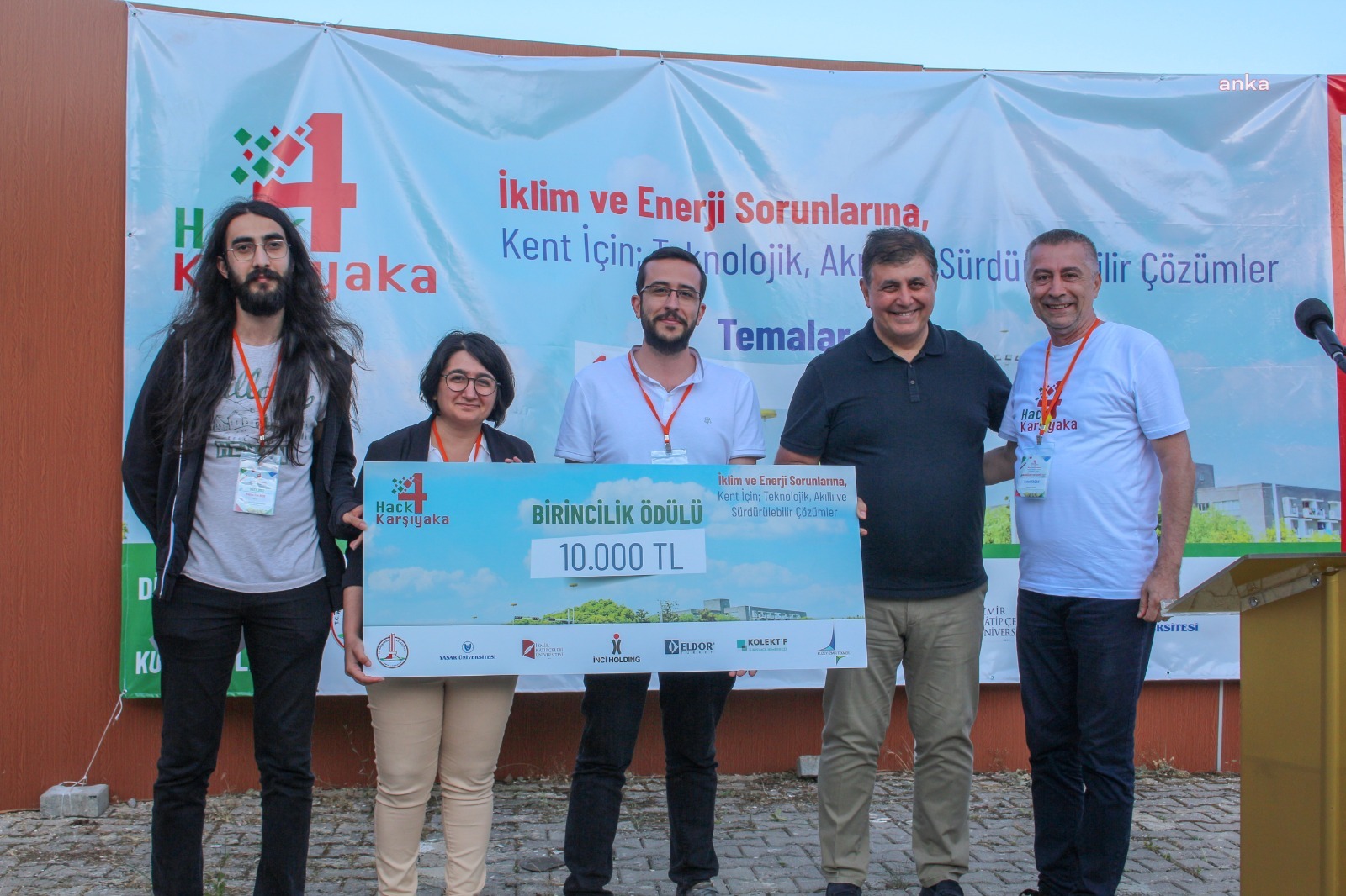HACK4KARŞIYAKA'DA ÖDÜLLER SAHİBİNİ BULDU