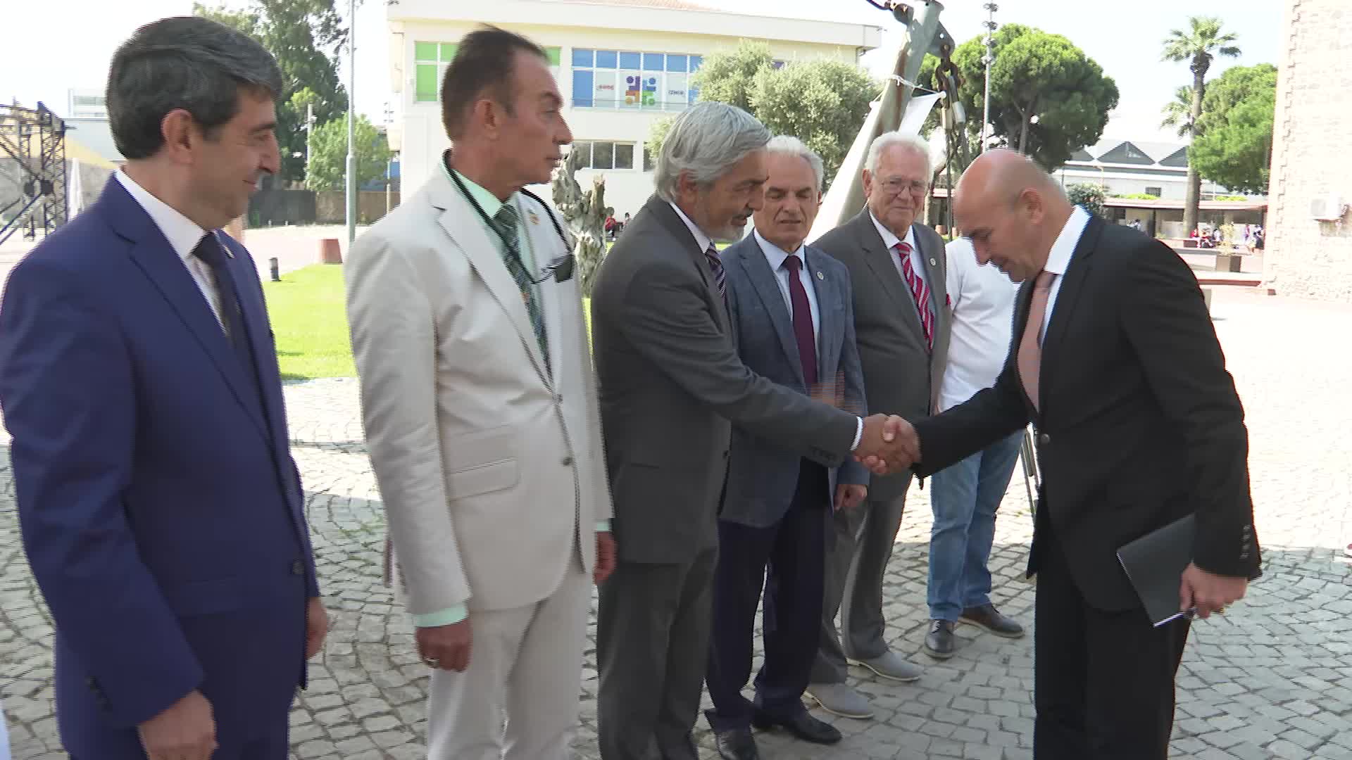 TUNÇ SOYER: "BAKANLIK İŞİNE BAKSIN"