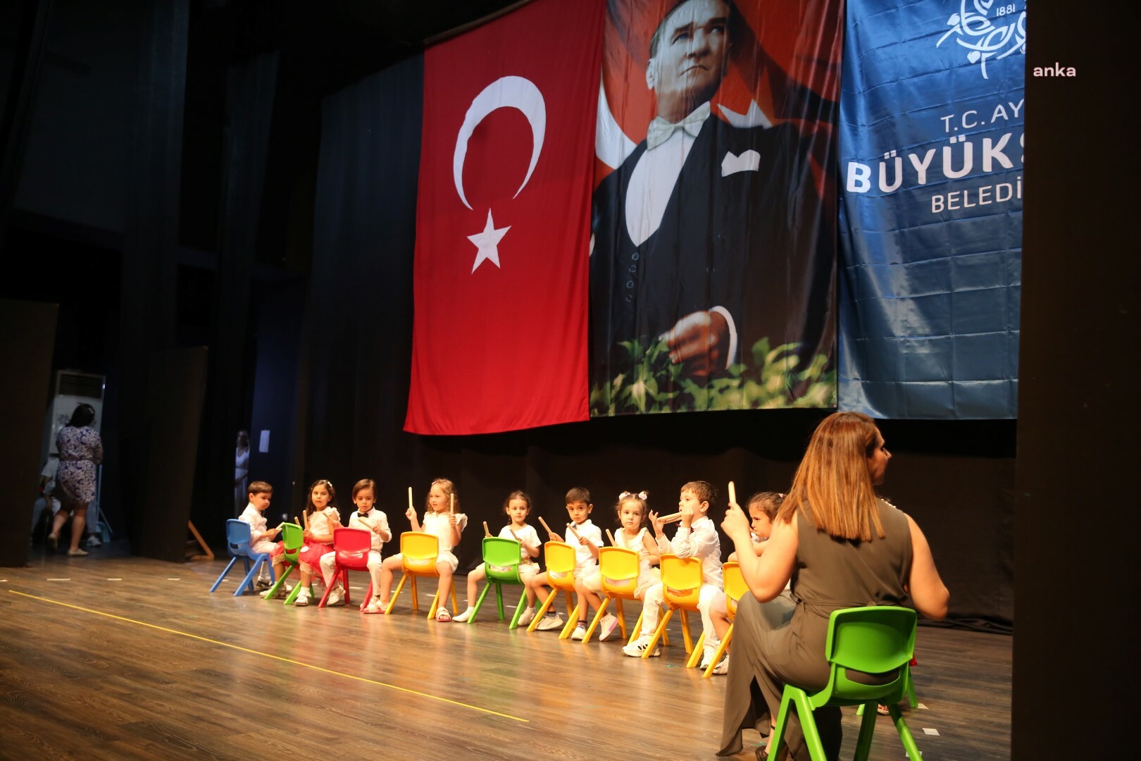 AYDIN BÜYÜKŞEHİR'İN ÇOCUK GELİŞİM MERKEZLERİ İLK MEZUNLARINI VERDİ