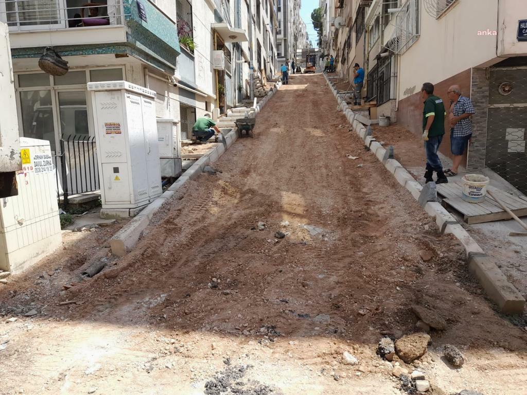 KONAK YOLLARINDA ASFALT 2 BİN 100 TON ASFALT SERİLDİ