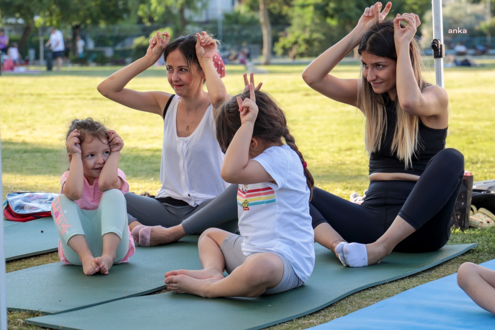 KARŞIYAKA’DA “DÜNYA YOGA GÜNÜ” BULUŞMASI