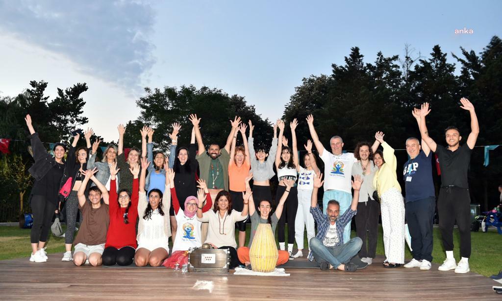 BEŞİKTAŞ’TA 'DÜNYA YOGA GÜNÜ' BULUŞMASI
