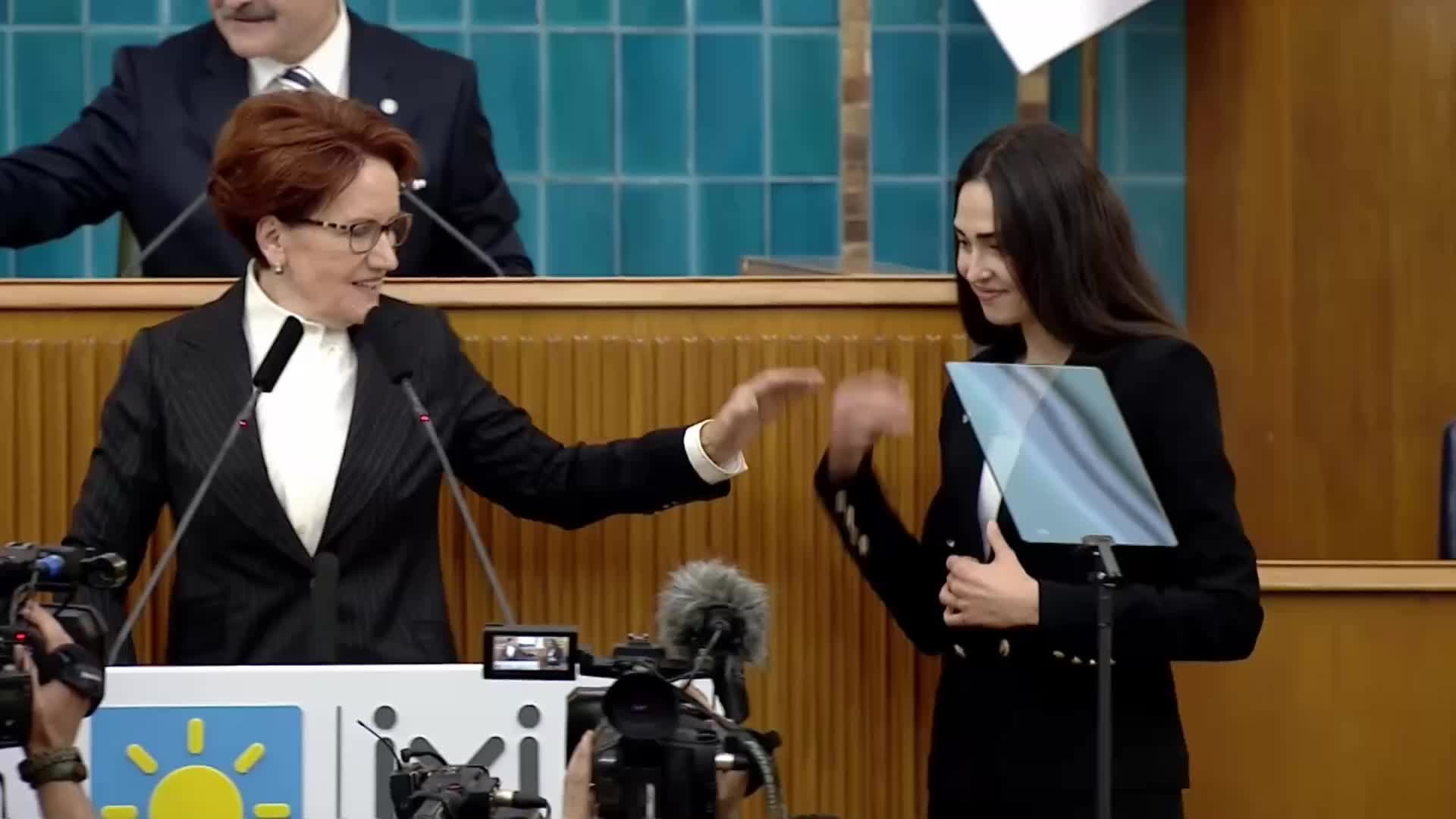 AKŞENER: BU YASA, YENİ BİR RTÜK OLUŞTURMA ÇABASIDIR. BU YASA, BİR İSTİBDAT YASASIDIR