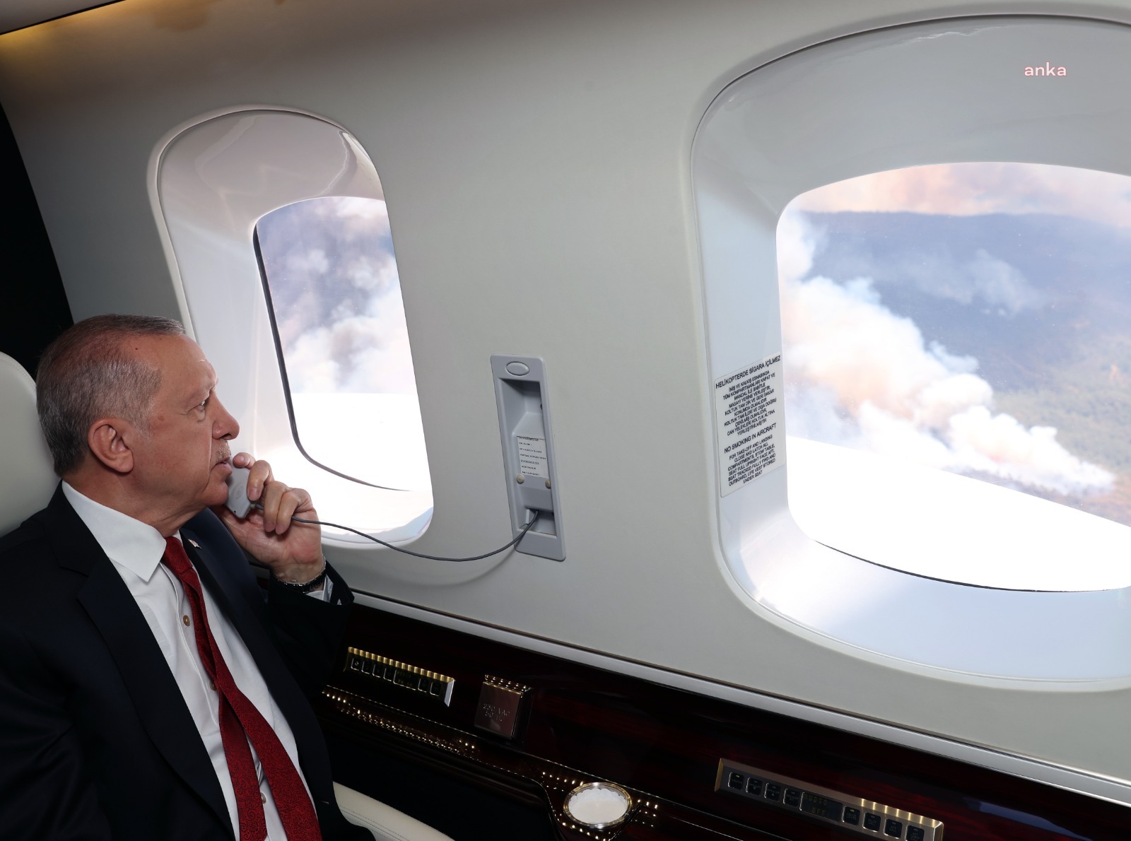 İLETİŞİM BAŞKANLIĞI: “CUMHURBAŞKANIMIZ RECEP TAYYİP ERDOĞAN, HELİKOPTERLE YANGIN BÖLGESİNDE İNCELEMEDE BULUNDU”