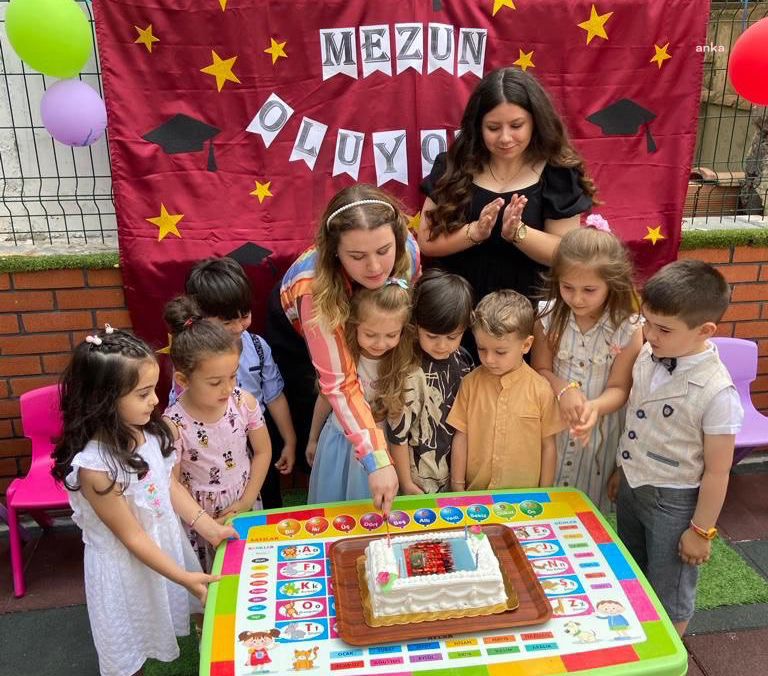 TEPEBAŞI'NDA MİNİKLER MEZUNİYET HEYECANI YAŞADI