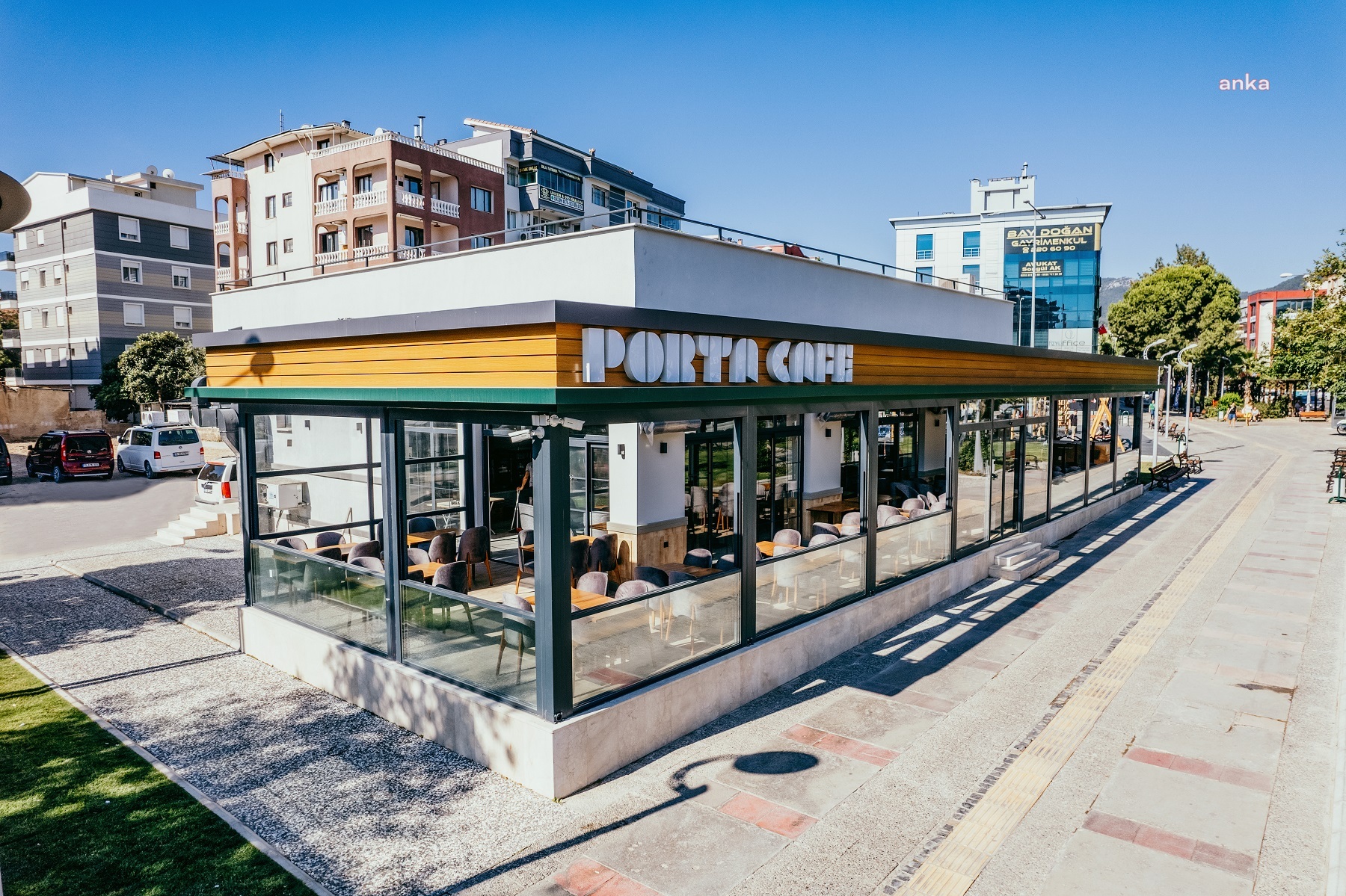 GAZİEMİR'DE KAMUSAL ALANLAR ÇOĞALIYOR... PORTA GAZİEMİR-2 DE HİZMETE GİRDİ