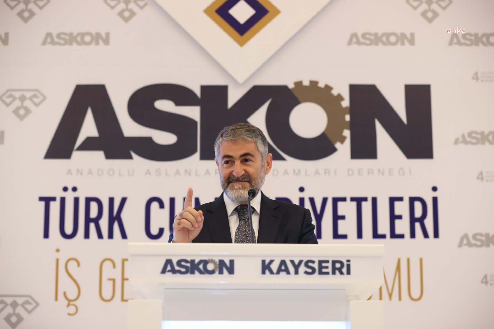 BAKAN NEBATİ: "TÜM BU OLUMSUZLUKLARIN VATANDAŞLARIMIZIN ALIM GÜCÜNÜ ZORLADIĞININ DA FARKINDAYIZ"