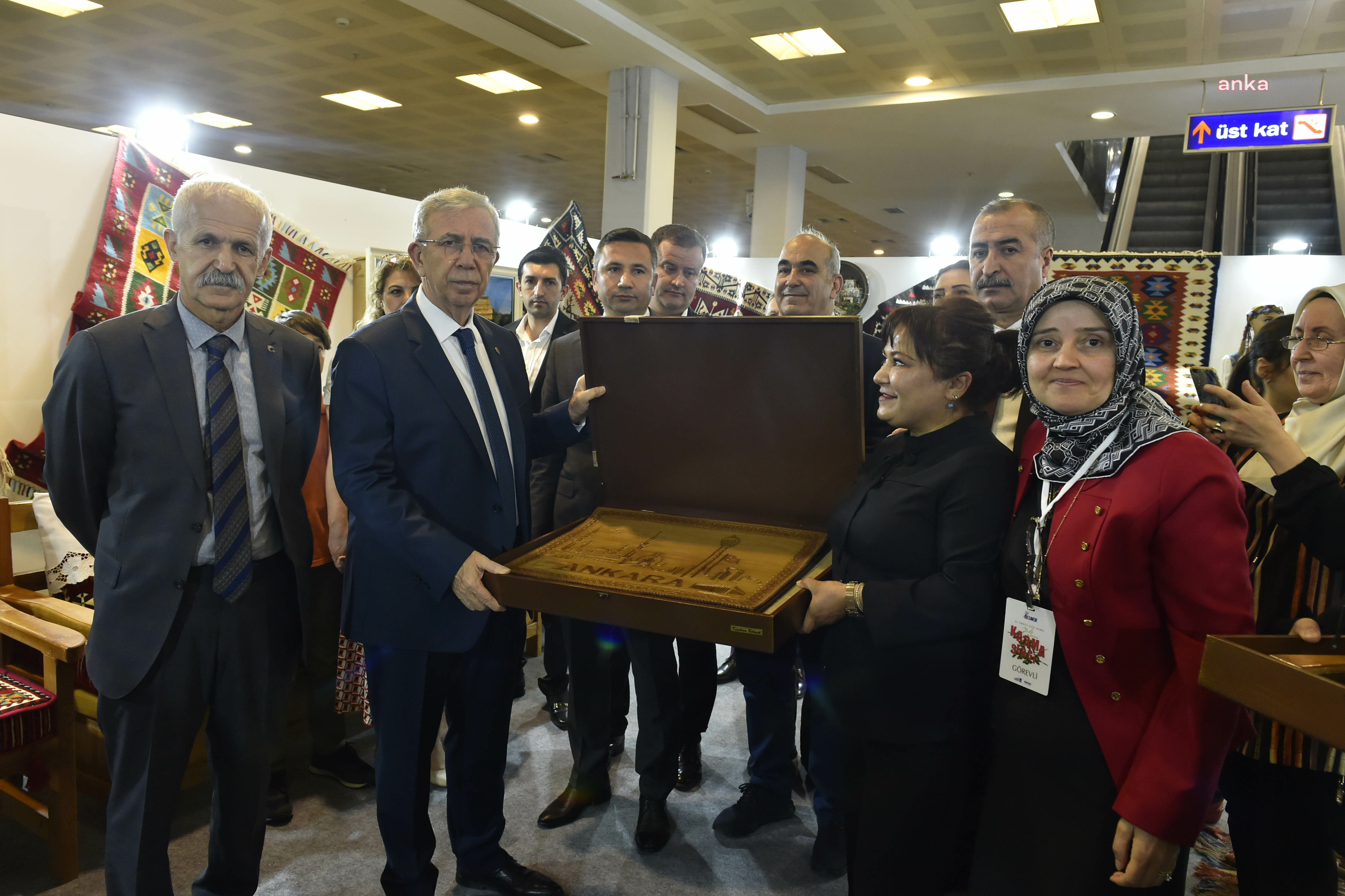 ANKARA BÜYÜKŞEHİR BELMEK KURSİYERLERİNDEN “YIL  SONU KARMA SERGİSİ”