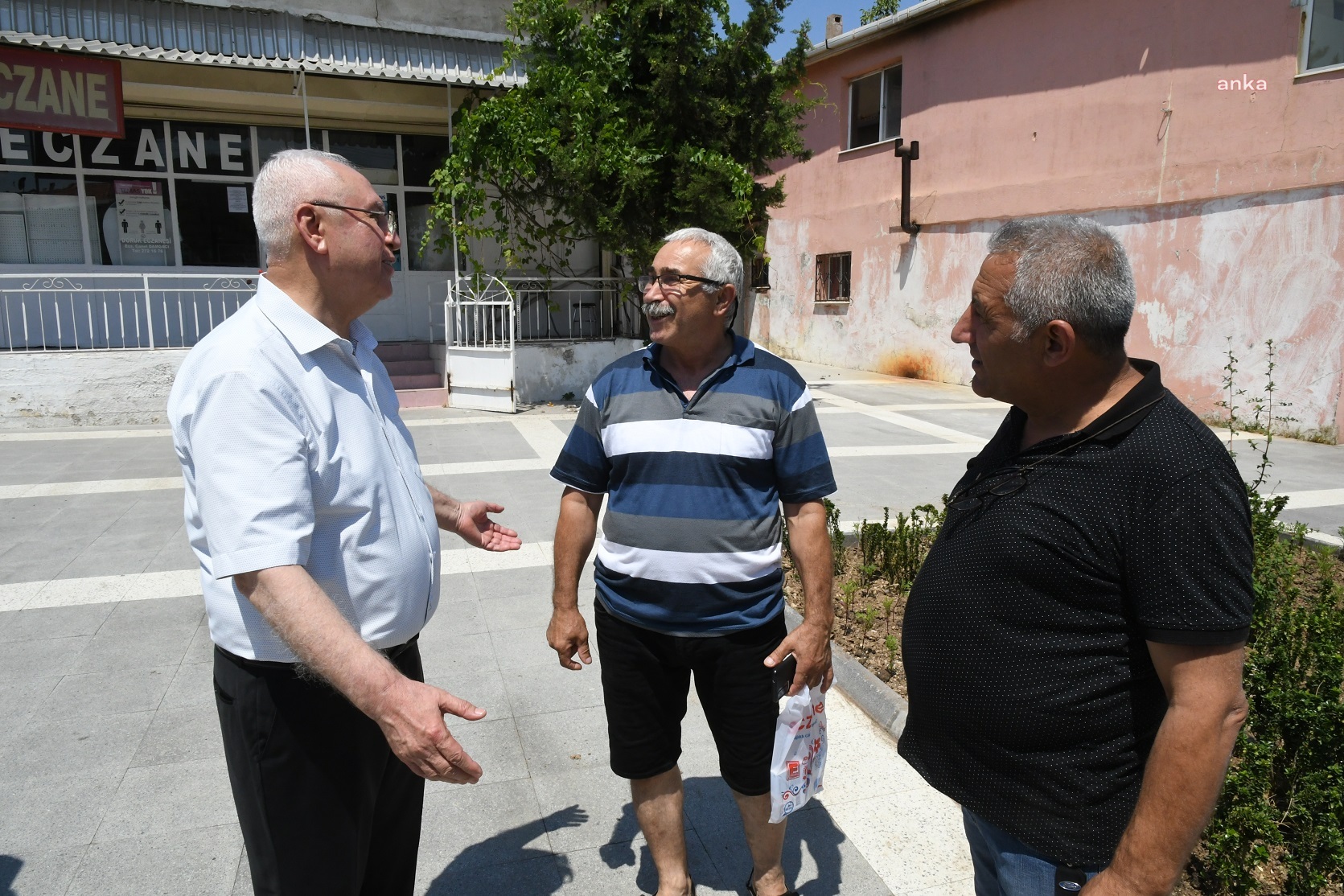 KARABAĞLAR'DA ASFALT MESAİSİ SÜRÜYOR