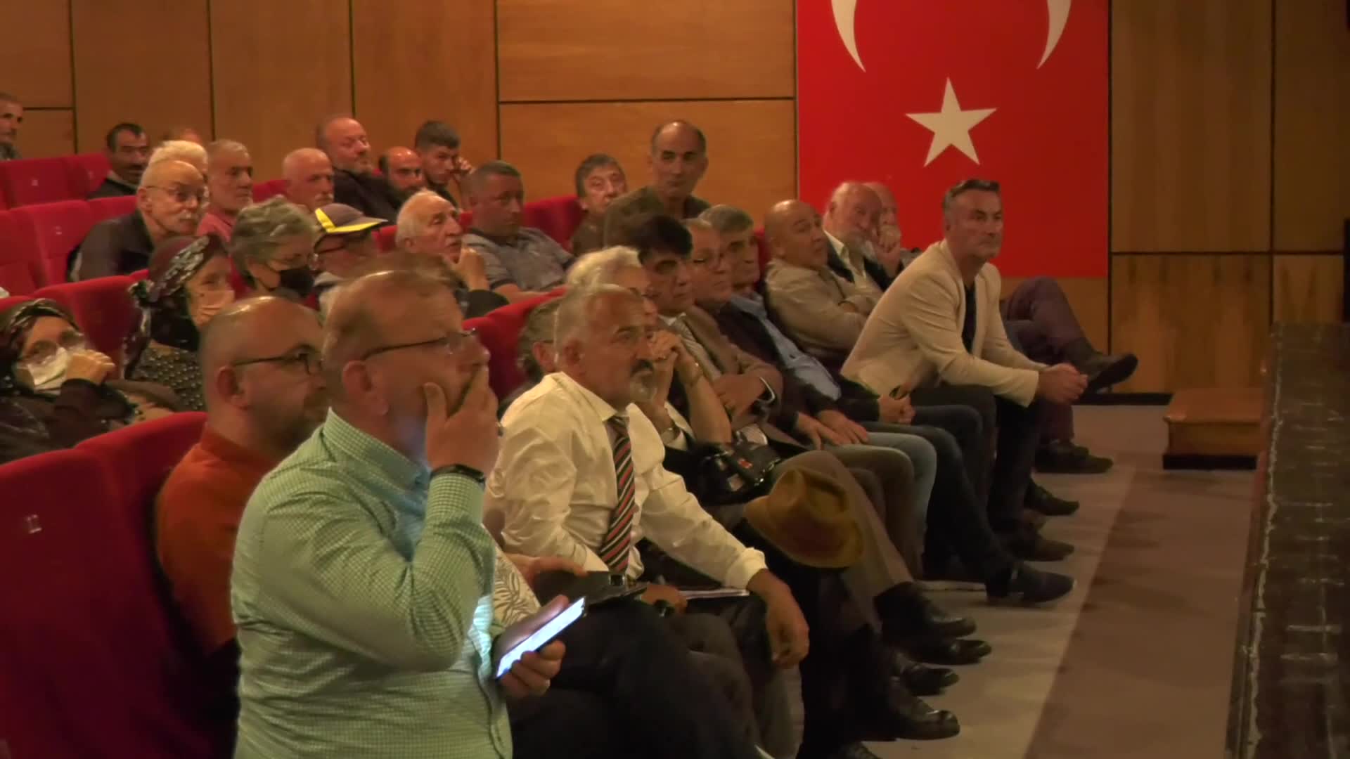 RİZE'DE DÜZENLENEN PANELDE ÇAY KANUNU TASLAĞI TARTIŞILDI
