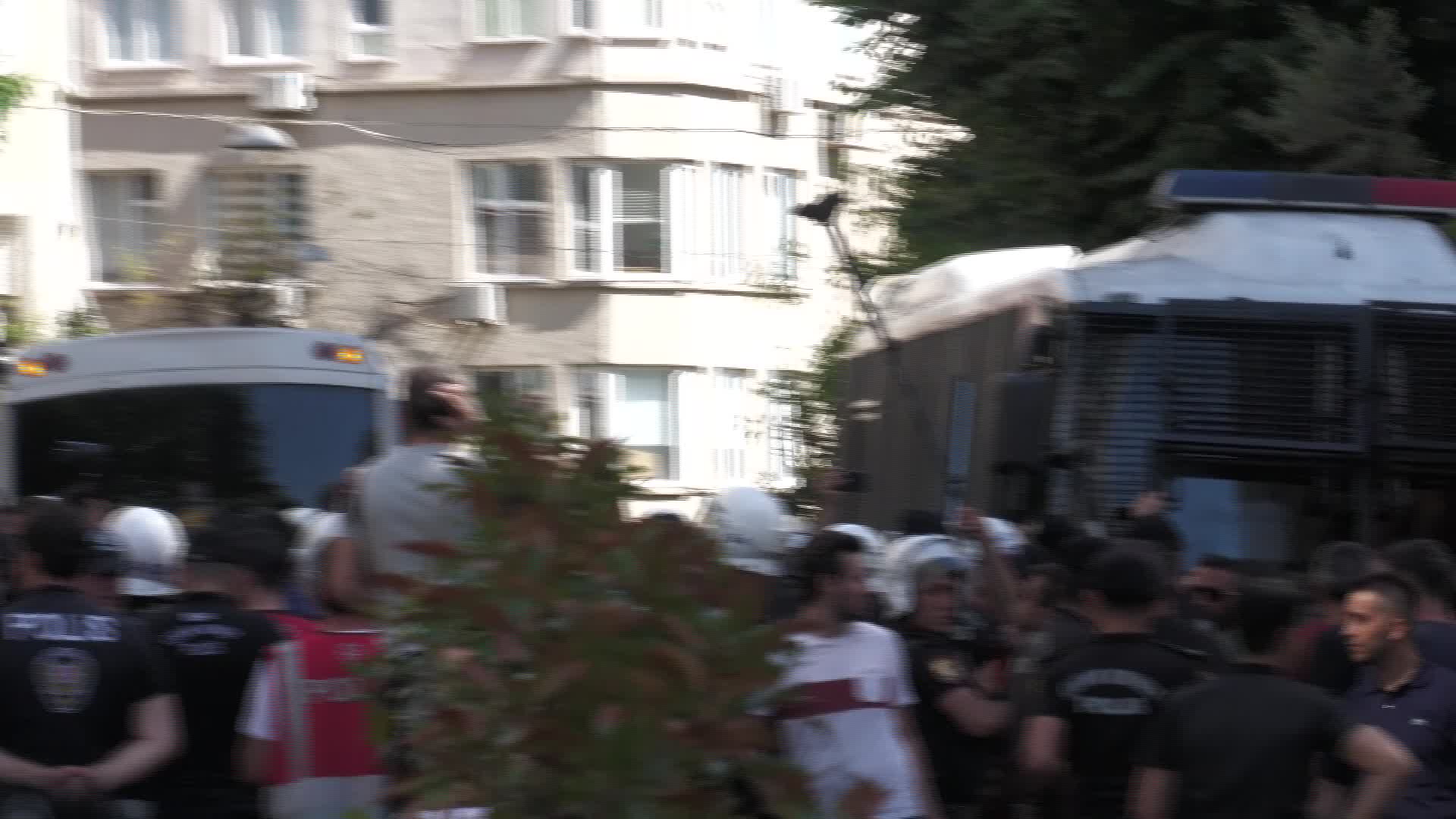 TAKSİM’DE YAPILACAK ONUR YÜRÜYÜŞÜ’NE İZİN VERİLMEDİ, ONLARCA KİŞİ GÖZALTINA ALINDI
