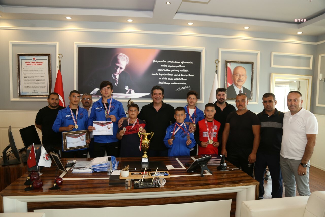 DÖŞEMEALTI BELEDİYE BAŞKANI GENÇ, DERECEYE GİREN SPORCULARI AĞIRLADI