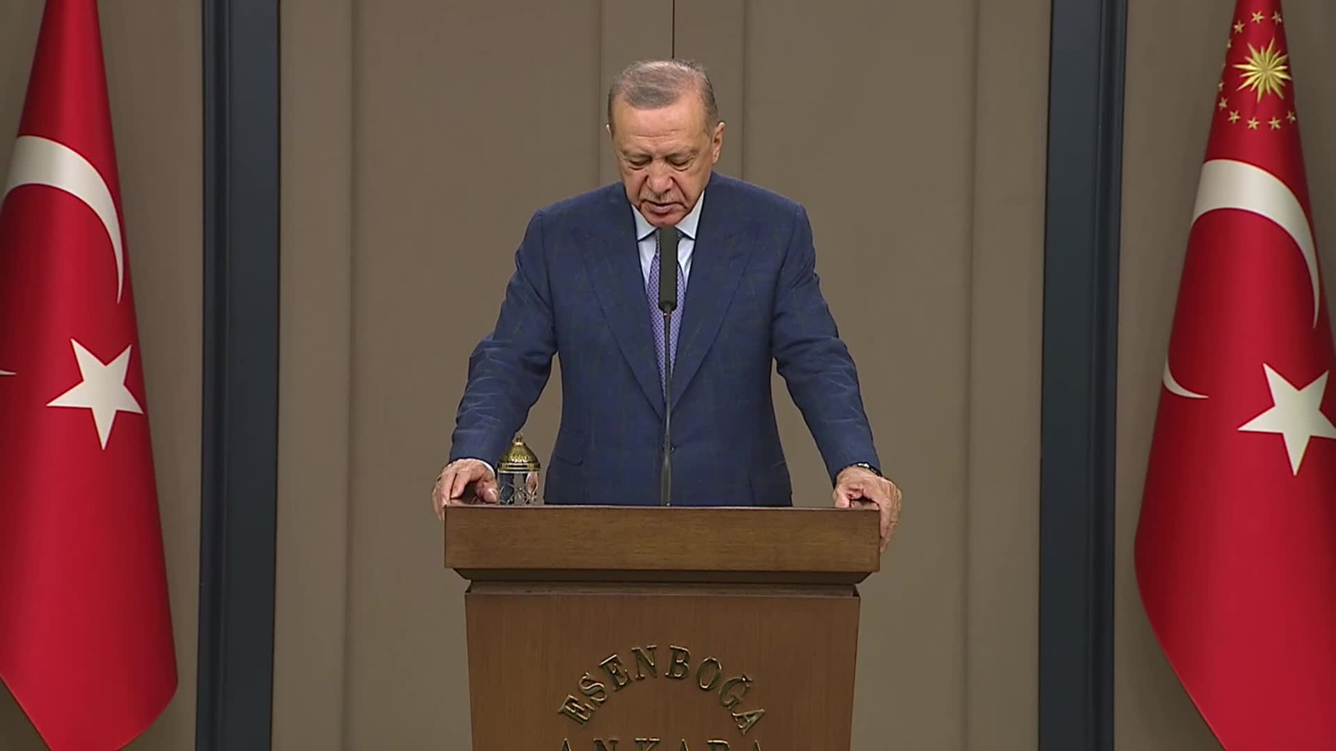 ERDOĞAN: “BİZ KURU LAF İSTEMİYORUZ. BİZ NETİCE İSTİYORUZ. ARTIK BİZ ORTA SAHADA TOP ÇEVİRMEKTEN BIKTIK”