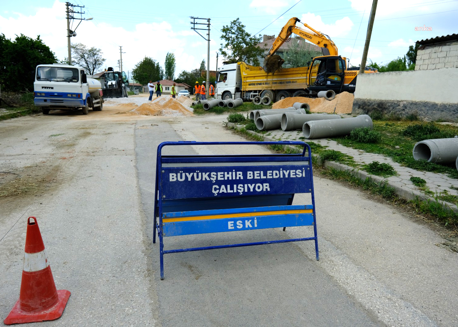 ESKİŞEHİR BÜYÜKŞEHİR, ÇUKURHİSAR VE SATILMIŞOĞLU MAHALLELERİ'Nİ KANALİZASYONA KAVUŞTURUYOR