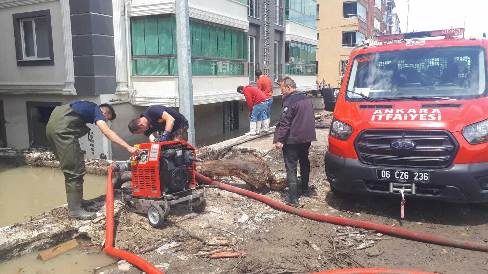ANKARA BÜYÜKŞEHİR, SEL FELAKETİNİN YARALARINI SARMAK İÇİN KASTAMONU’DA