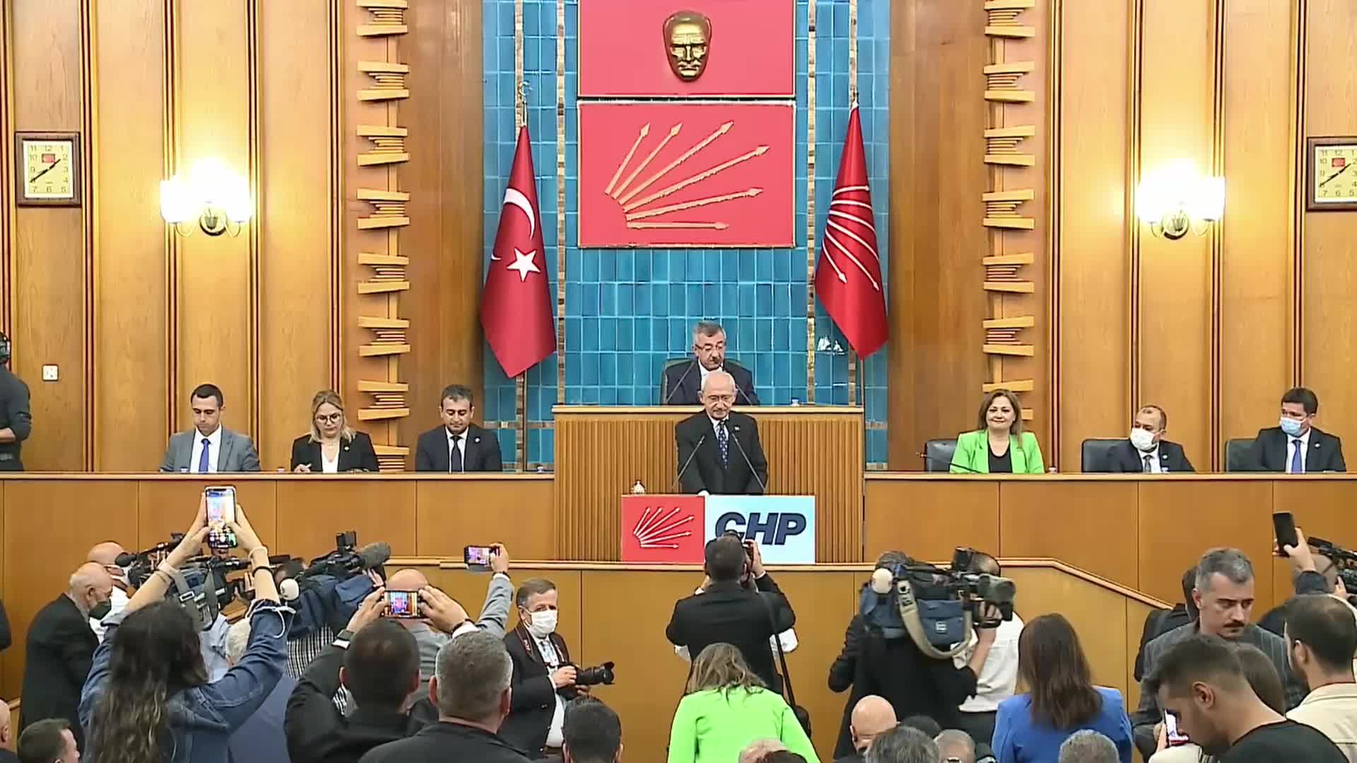 KILIÇDAROĞLU: BİR KANUN GETİRİYORLAR. BÖYLE HIRSIZLIK YAPANA HIRSIZLIK YAPABİLİRSİN DİYE KENDİ MECLİS’İNDEN KANUN GEÇİREN BİR ÜLKE GÖSTERİN