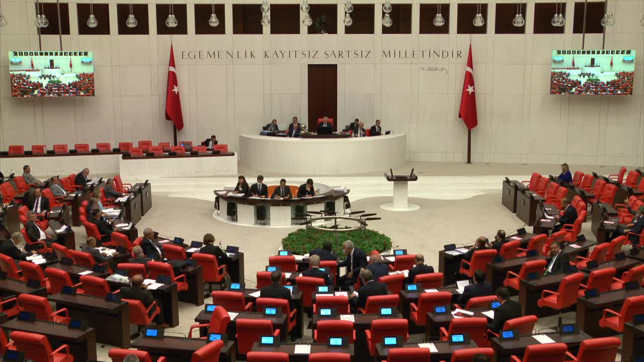 ABDULKADİR KARADUMAN: “HAYVANCILIK ALANINDA DIŞA BAĞIMLILIĞIMIZ HER GEÇEN GÜN ARTARAK DEVAM EDİYOR”