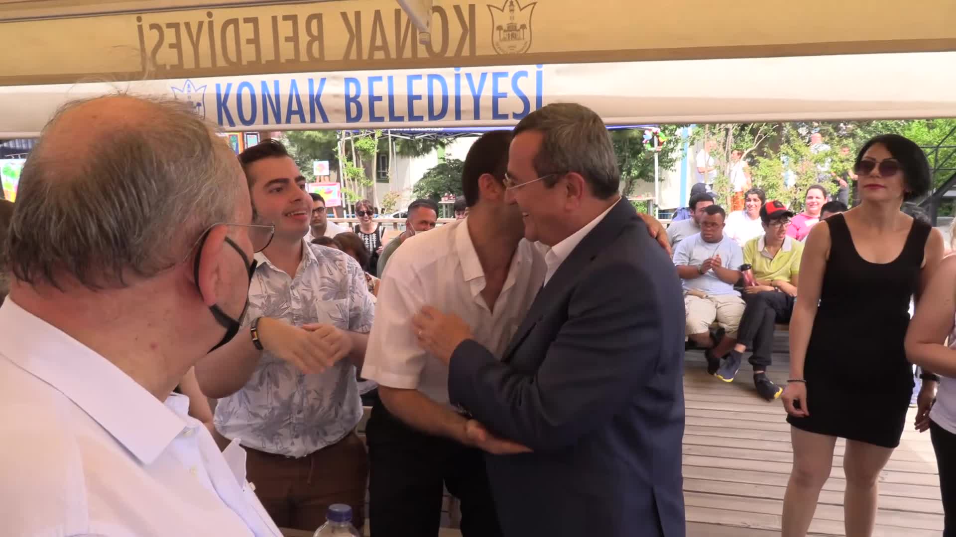 KONAK'TAKİ ENGELSİZ YAŞAM KÖYÜ'NDE YILSONU ETKİNLİĞİ