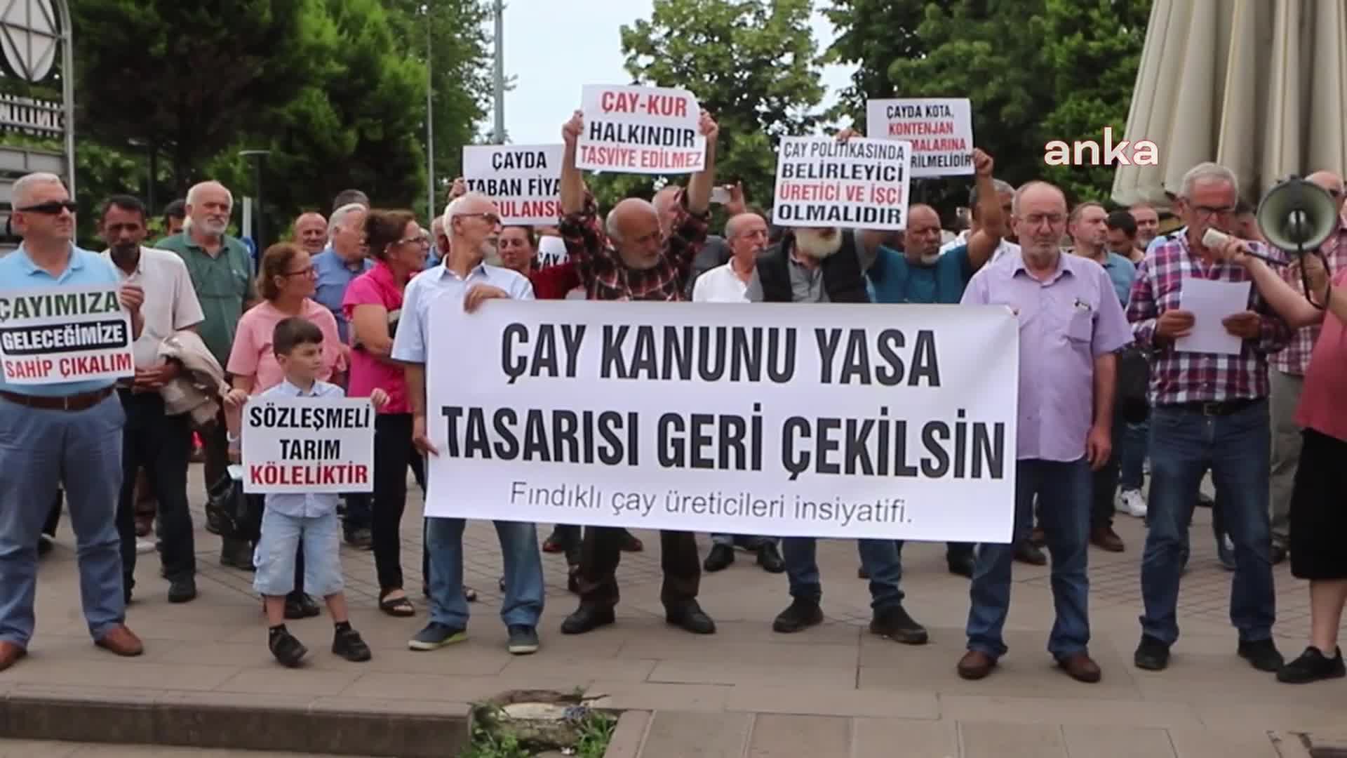 RİZE'DE ÇAY ÜRETİCİLERİNİN TEPKİSİ SÜRÜYOR: "EMPERYALİSTLERİN UŞAKLARINI KARADENİZ’DE BOĞACAĞIZ"