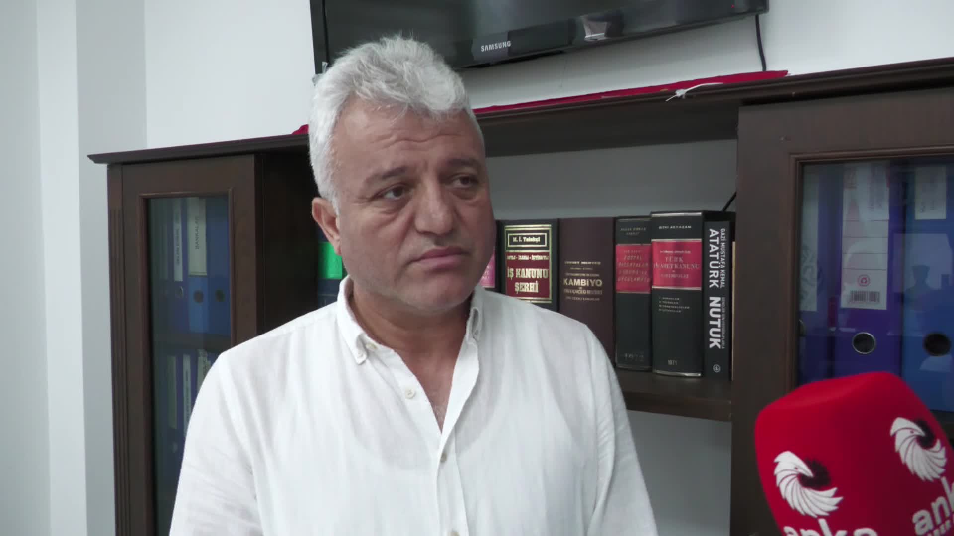 İZMİRLİ DEPREMZEDELERDEN KREDİ SİTEMİ: "EN ÇOK SIRTIMIZ SIVAZLANDI. SIVAZLANDIK, SIVAZLANDIK GÖNDERİLDİK. DEVLETİMİZE KIRGINIZ"