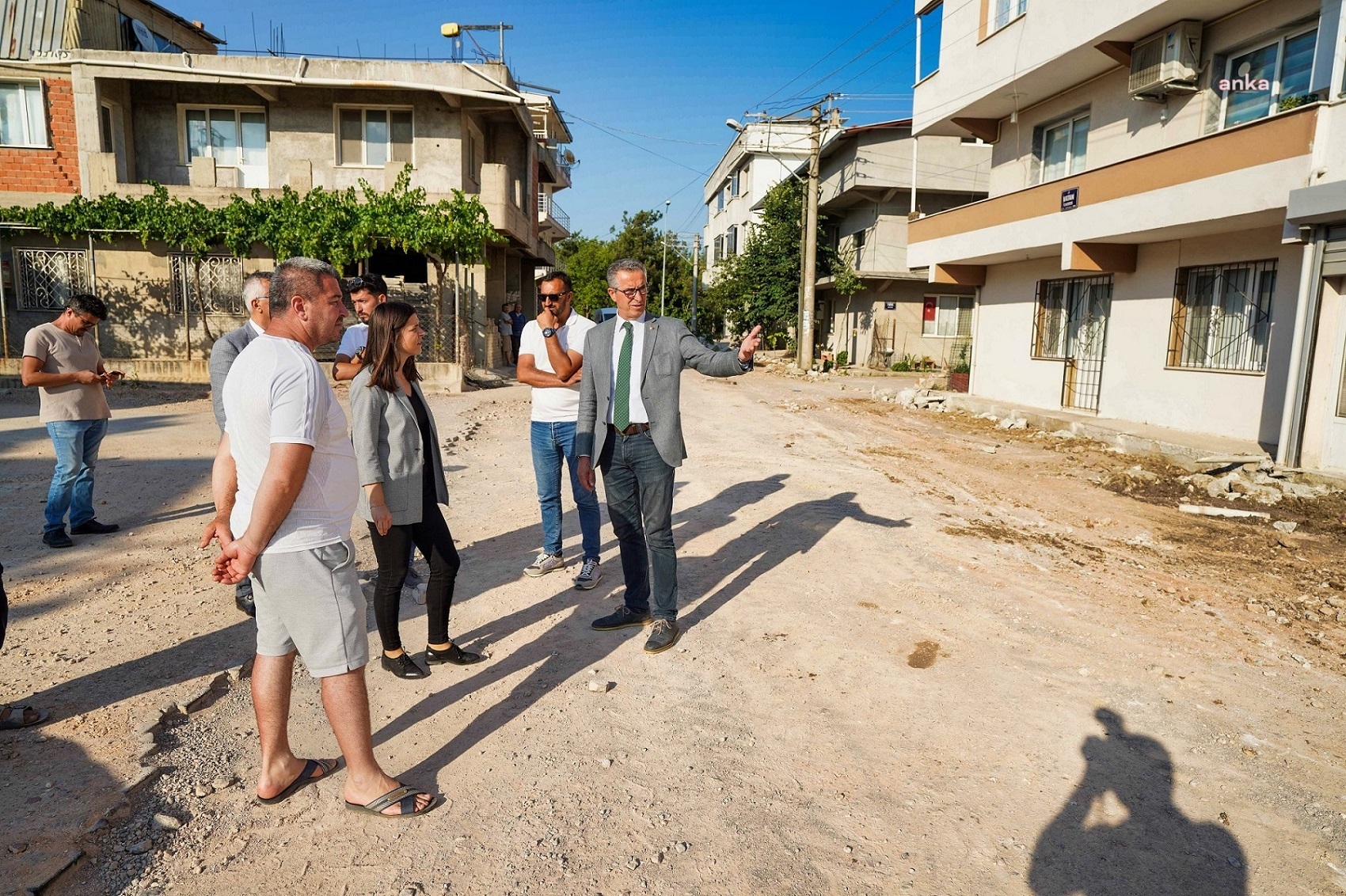 GAZİEMİR BELEDİYESİ'NDEN VATAN CADDESİ'NDE YENİLEME ÇALIŞMASI