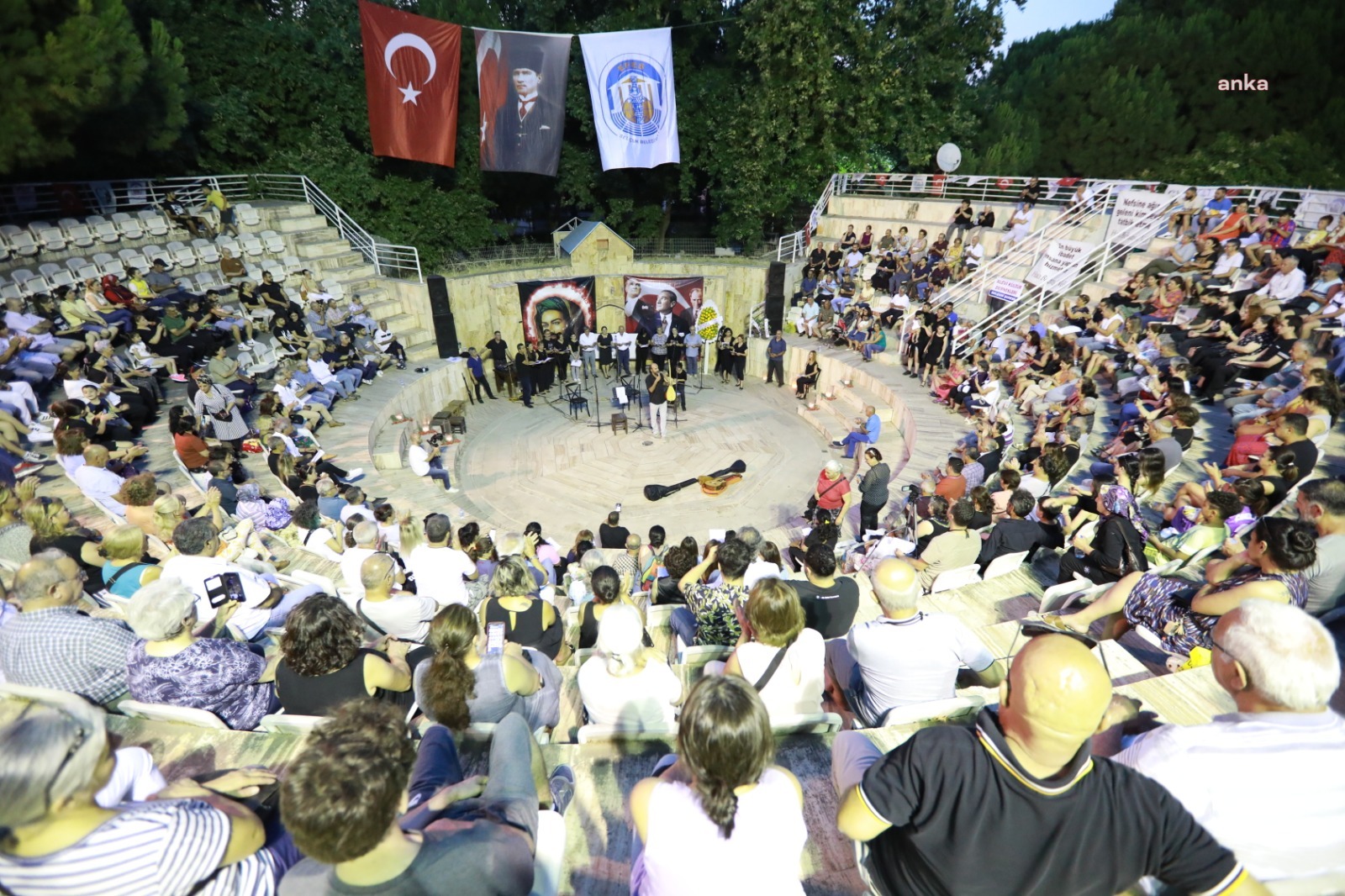 SİVAS KATLİAMINDA ÖLDÜRÜLEN AYDINLAR, EFES SELÇUK’TA "SESSİZ YÜRÜYÜŞ" İLE ANILDI
