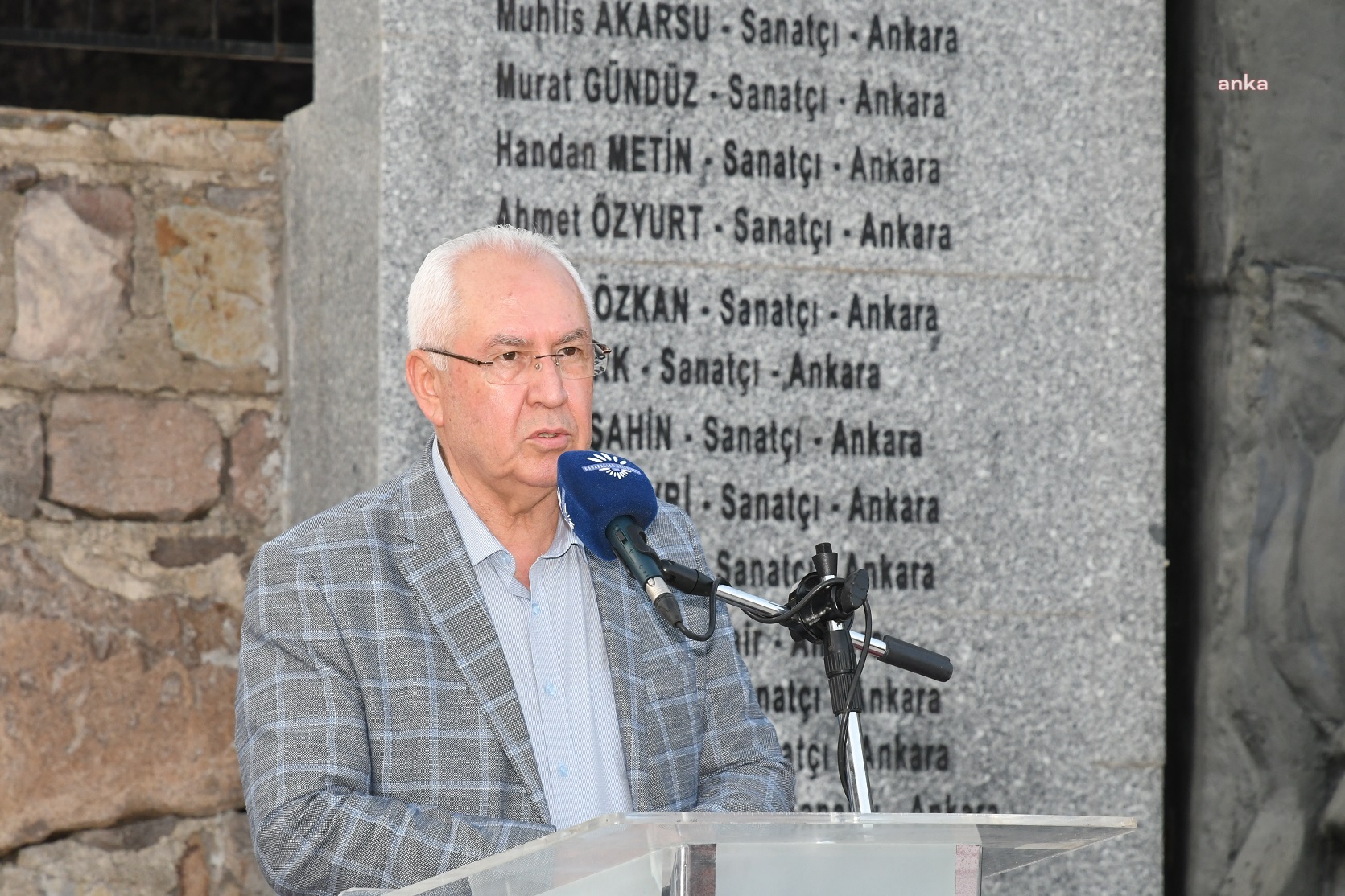 KARABAĞLAR, MADIMAK'TA YİTİRİLEN CANLARI ANDI
