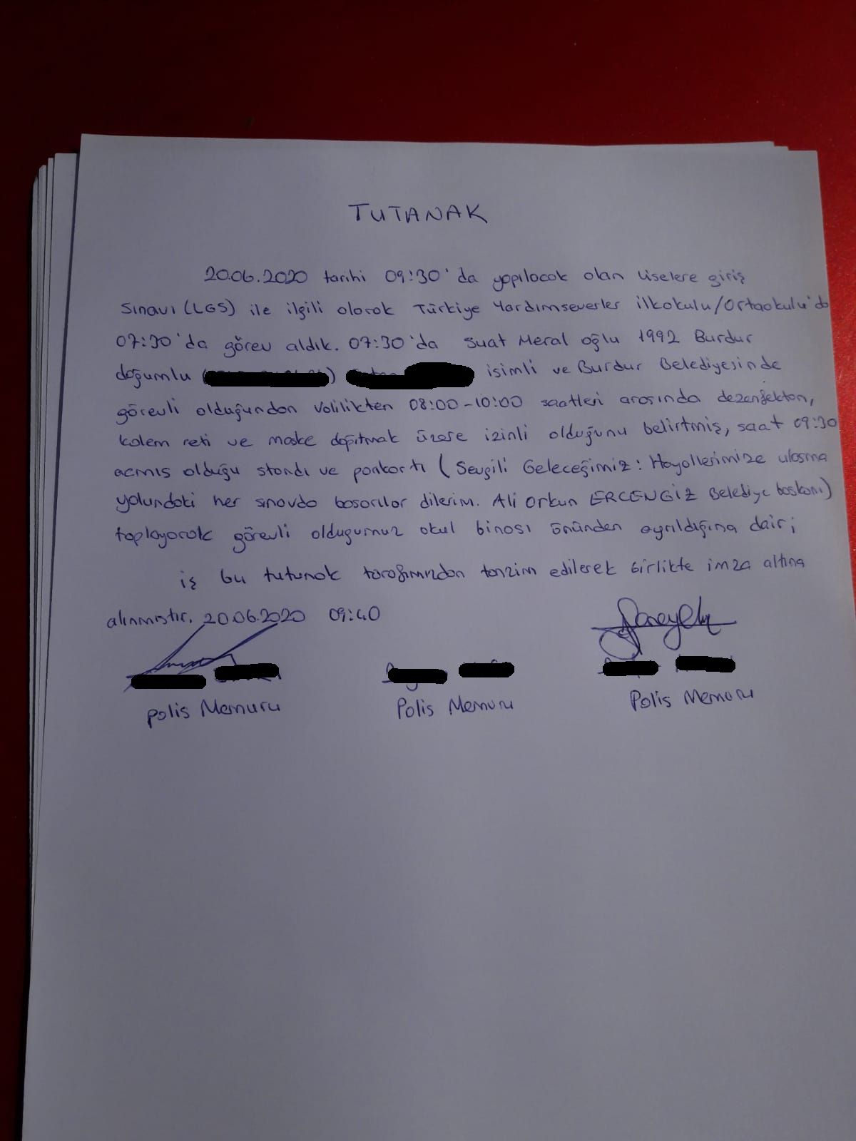 CHP’Lİ BELEDİYE  LGS'DE ÖĞRENCİLERE KALEM, MASKE DAĞITTI POLİS TUTANAK TUTTU