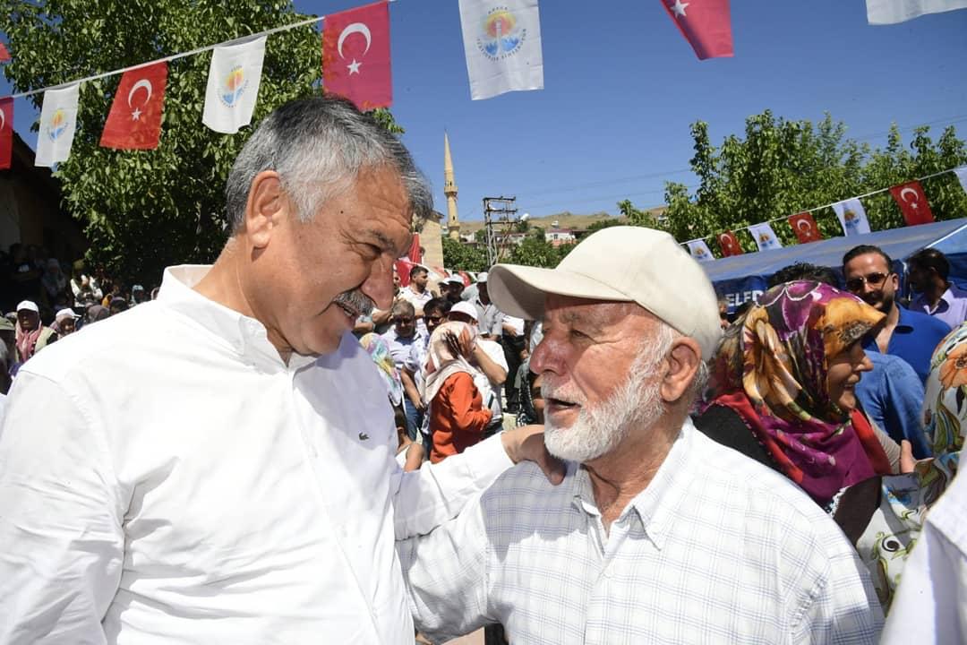 ZEYDAN KARALAR'DAN BABALAR GÜNÜ MESAJI