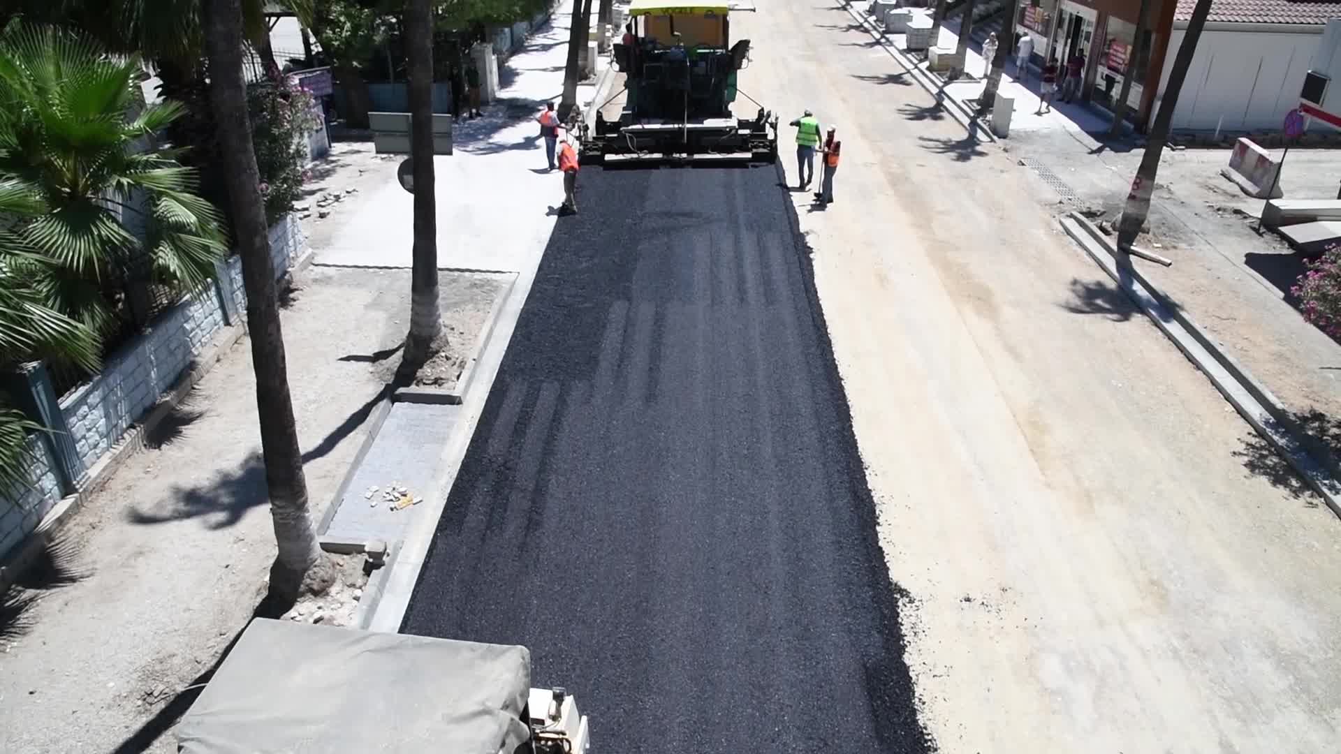 FETHİYE’DE SICAK ASFALT ÇALIŞMALARI BAŞLADI