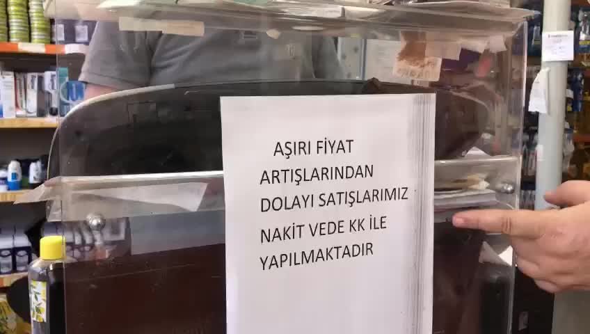 ADANALI ESNAF: HAFTALIK DEĞİL, GÜNLÜK, SAATLİK FİYAT DEĞİŞİYOR. SATTIĞIMIZI YERİNE KOYAMIYORUZ. BU NEDENLE VERESİYE VEREMİYORUZ