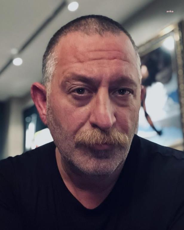 CEM YILMAZ SAĞLIK ÇALIŞANLARINA DESTEK VERDİ: "KÜLTÜR MESELESİNE DÖNÜŞEN BU DERTLERİ HAK ETMİYORUZ, HEKİME SAYGI”