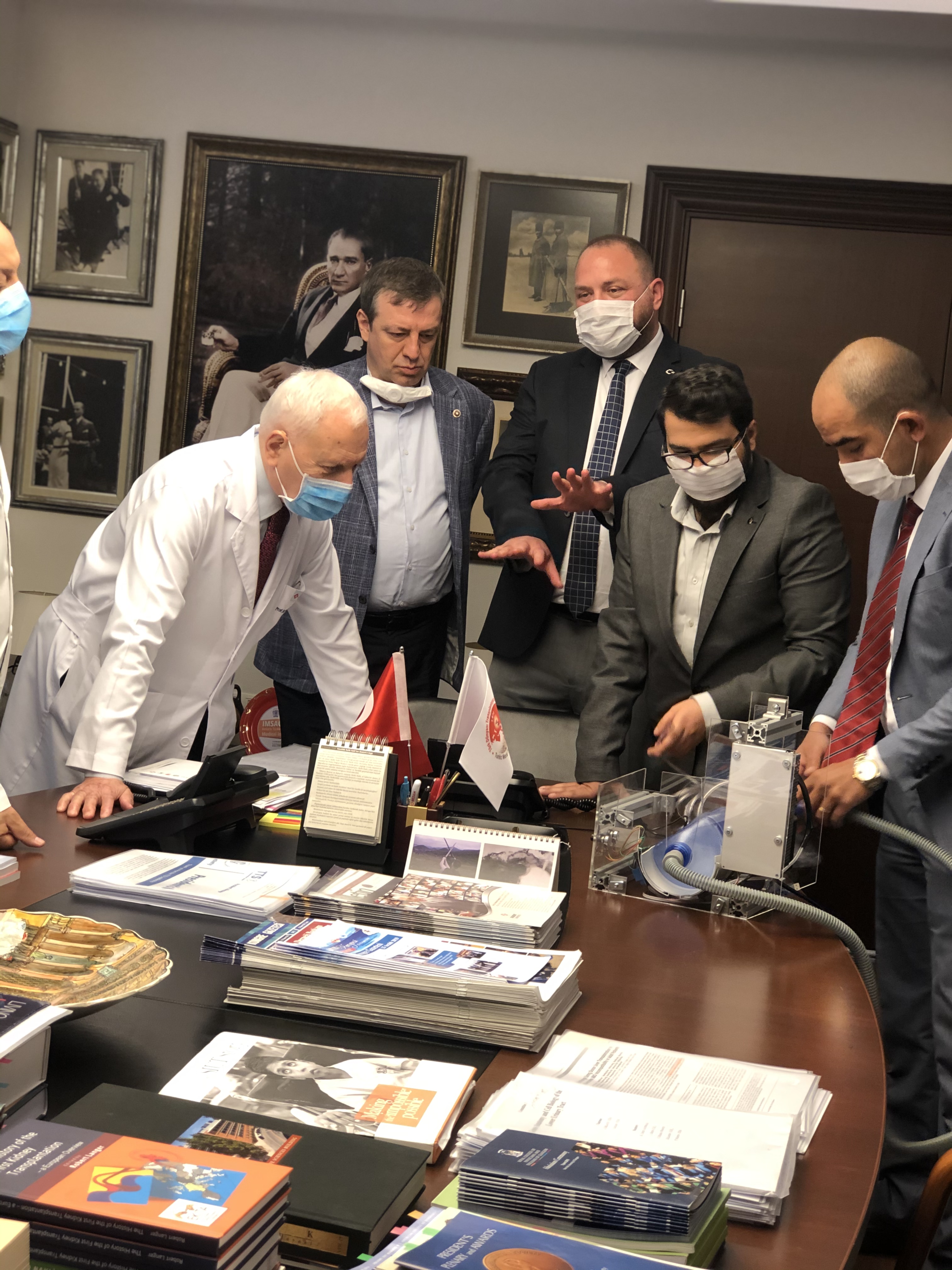 MÜHENDİS BAŞKAN GÜMRÜKÇÜ, YERLİ ÜRETİM SOLUNUM CİHAZINI BAŞKENT ÜNİVERSİTESİ'NDE TESLİM ETTİ