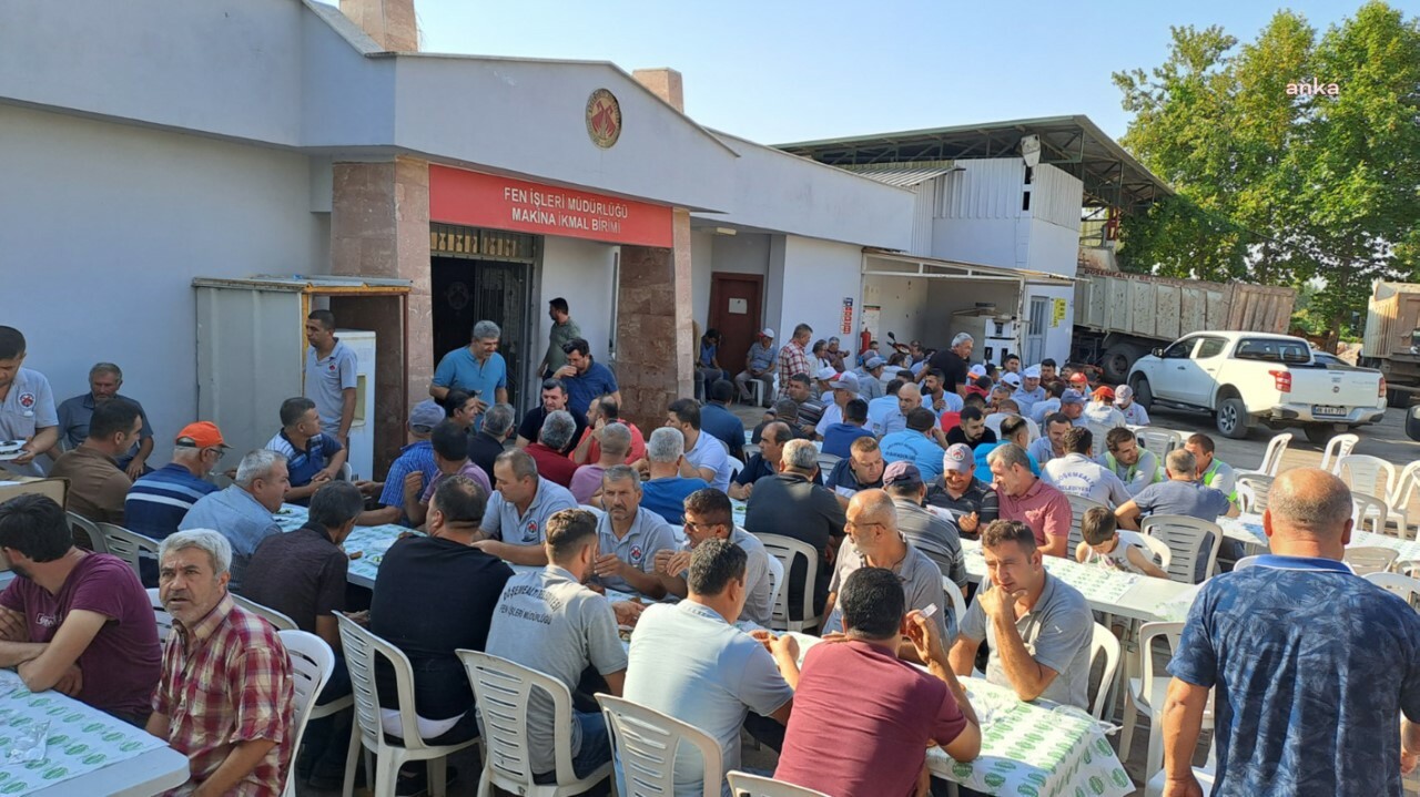 DÖŞEMEALTI BELEDİYE BAŞKANI GENÇ, BELEDİYE PERSONELİYLE BAYRAMLAŞTI