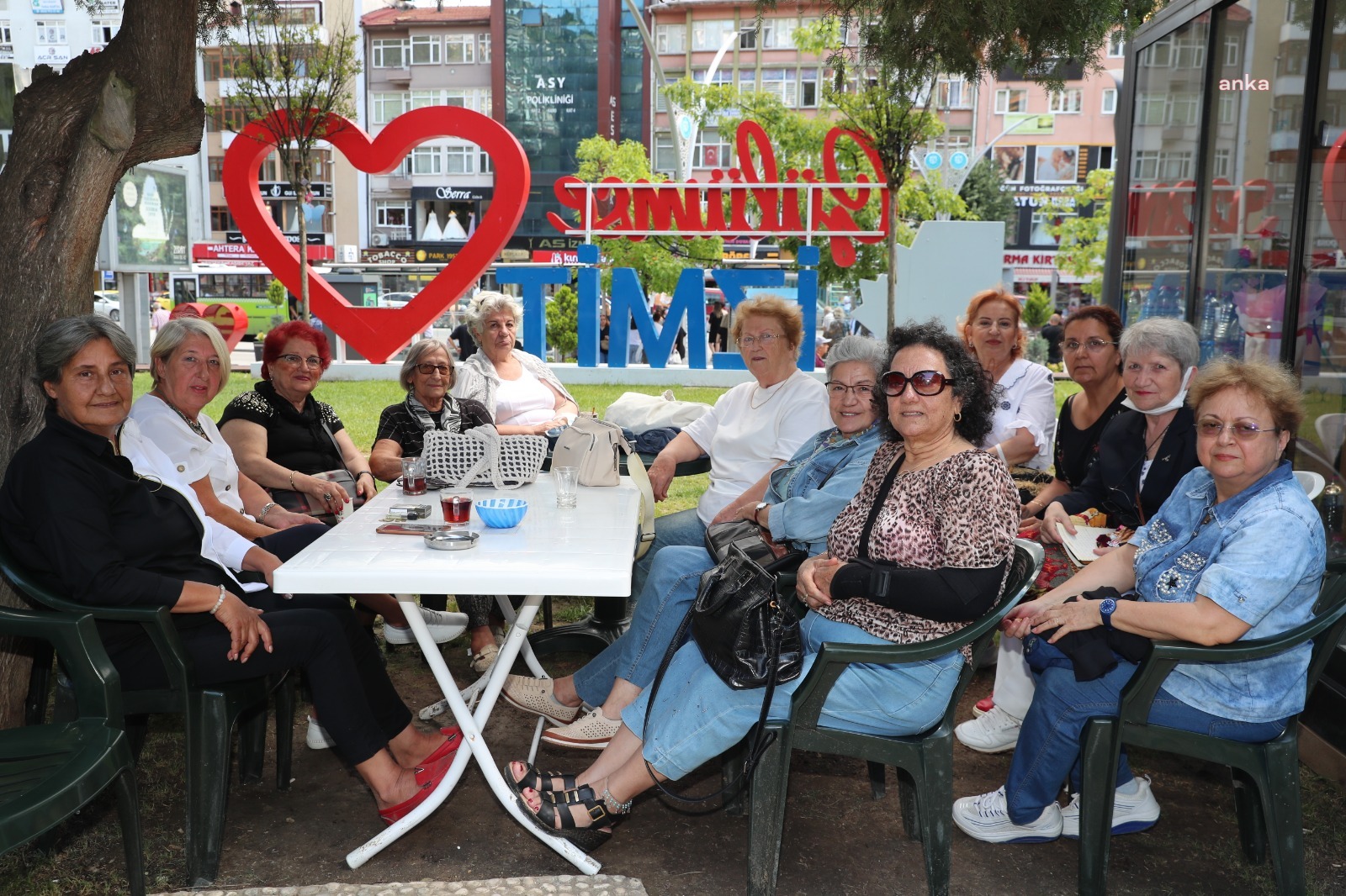 İZMİTLİ YURTTAŞLAR, CUMHURİYET PARKI’NA SAHİP ÇIKTI