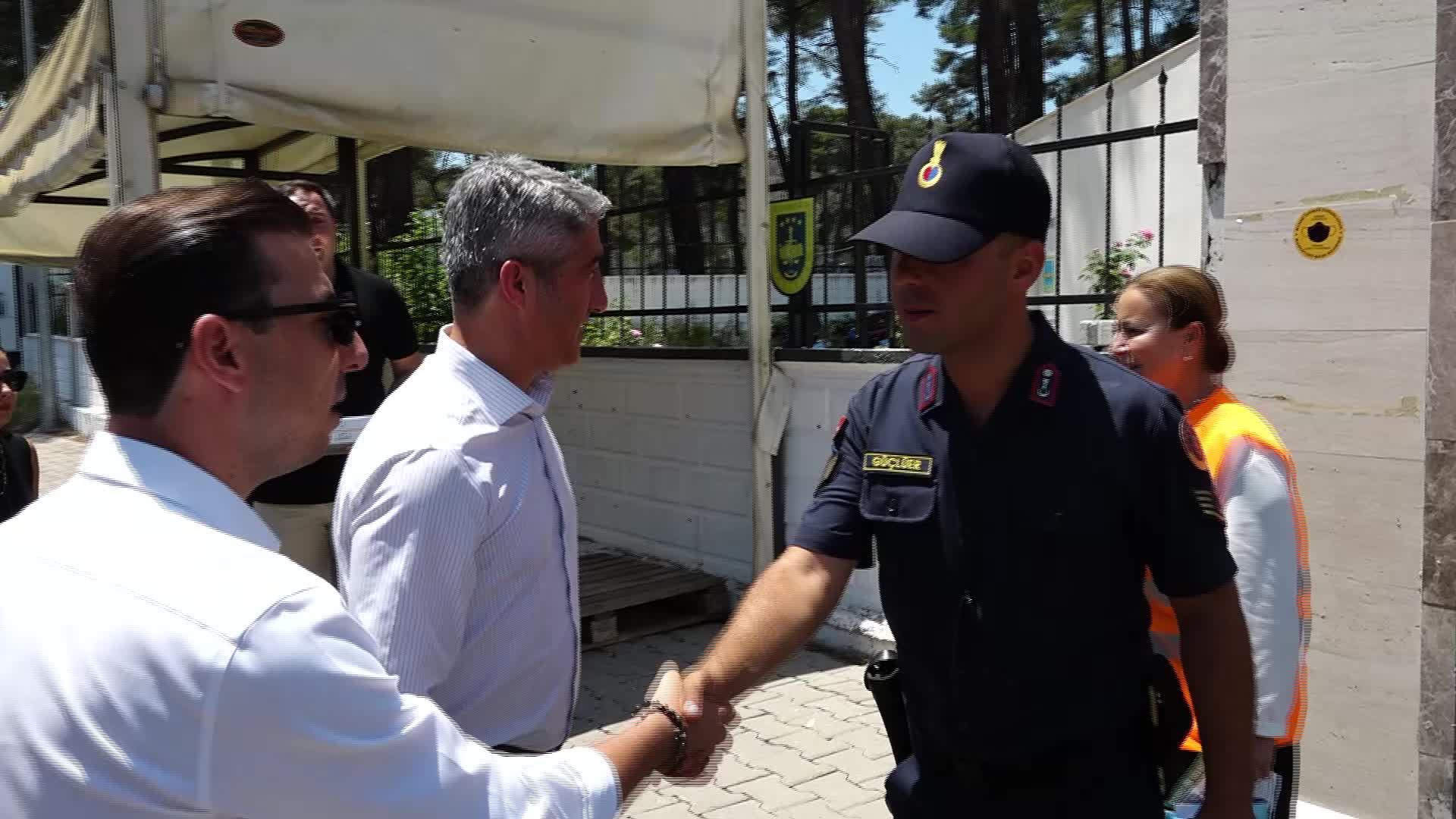 MARMARİS BELEDİYESİ, ÇETİBELİ’NDE ÇÖP POŞETİ DAĞITTI