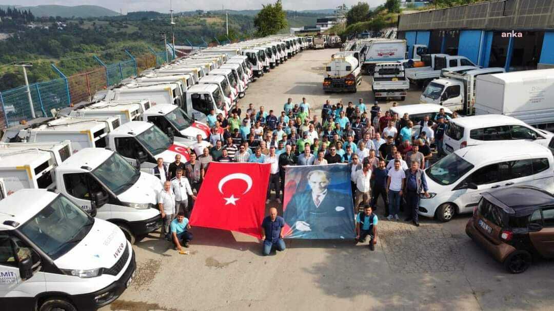 İZMİT BELEDİYESİ TEMİZLİK İŞLERİ MÜDÜRLÜĞÜ MESAİYE, BAYRAMLAŞARAK BAŞLADI