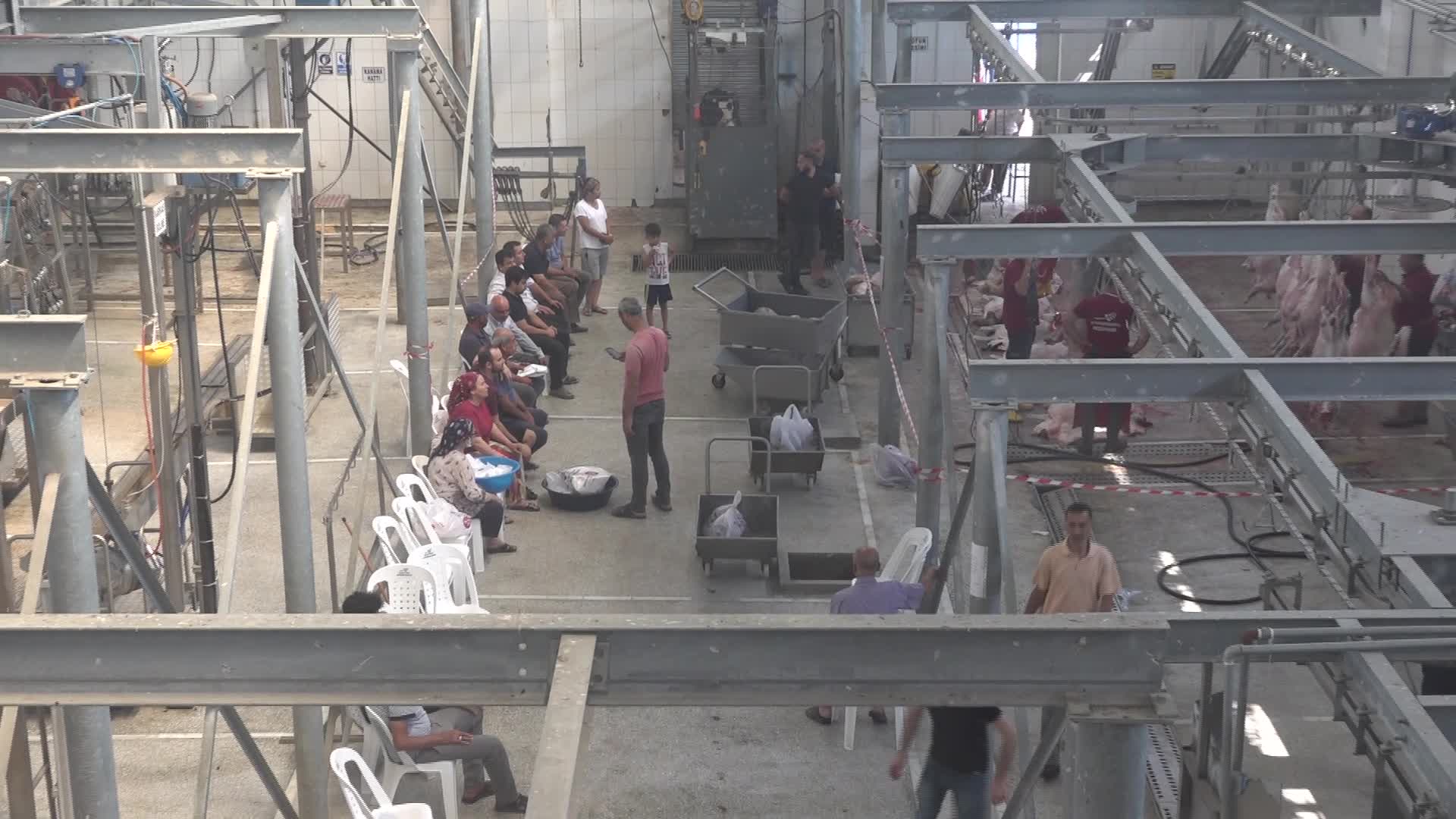 HATAY BÜYÜKŞEHİR, KURBAN KESİM ALANLARINDA DENETİME DEVAM EDİYOR