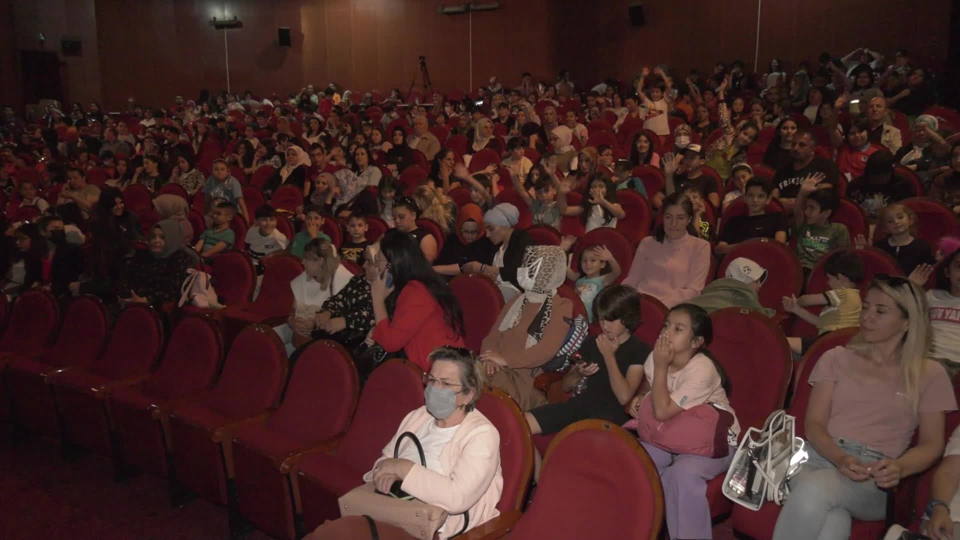 ANKARA’DA BİN ÇOCUK İNGİLİZCE EĞİTİMİNİ TAMAMLADI