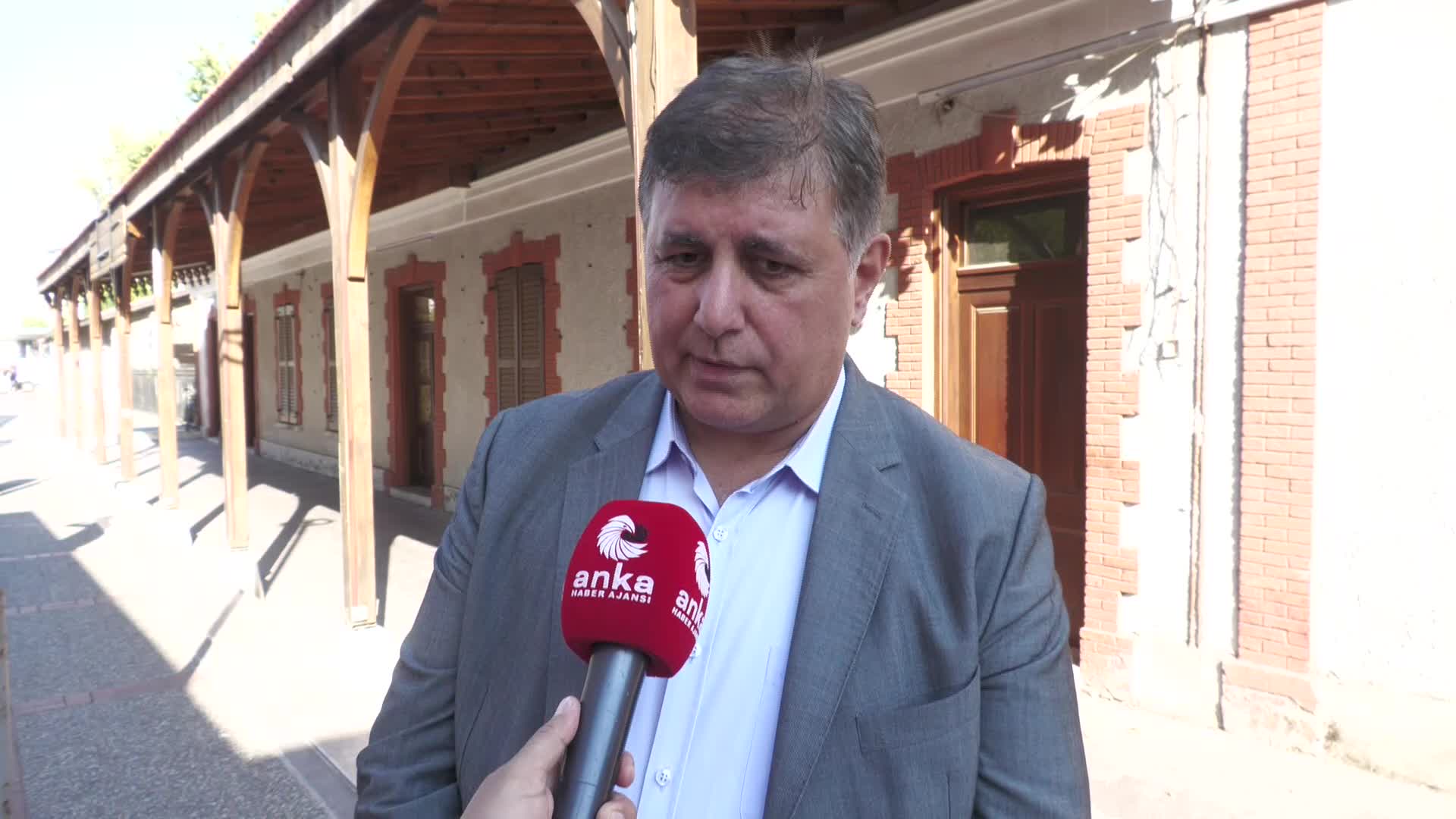 İZMİR'DE CHP'Lİ BELEDİYENİN 3 YILDIR İSTEDİĞİ TARİHİ İSTASYON BİNASI, CUMHURBAŞKANI ONAYIYLA GENÇLİK SPOR'A VERİLDİ. BAŞKAN TUGAY: "TAVIR SİYASİ. YANLIŞTAN DÖNÜLSÜN"