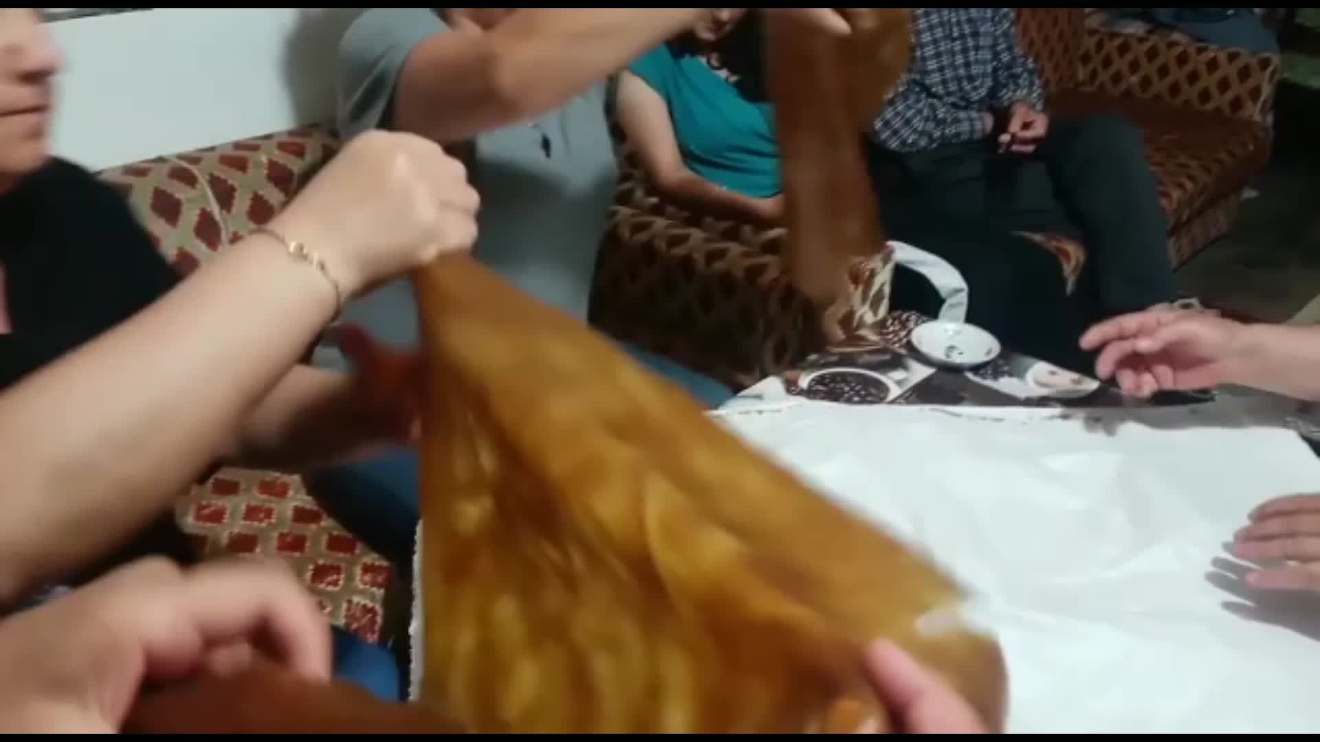 ARTVİN'DE DUT PESTİLİ ZAMANI
