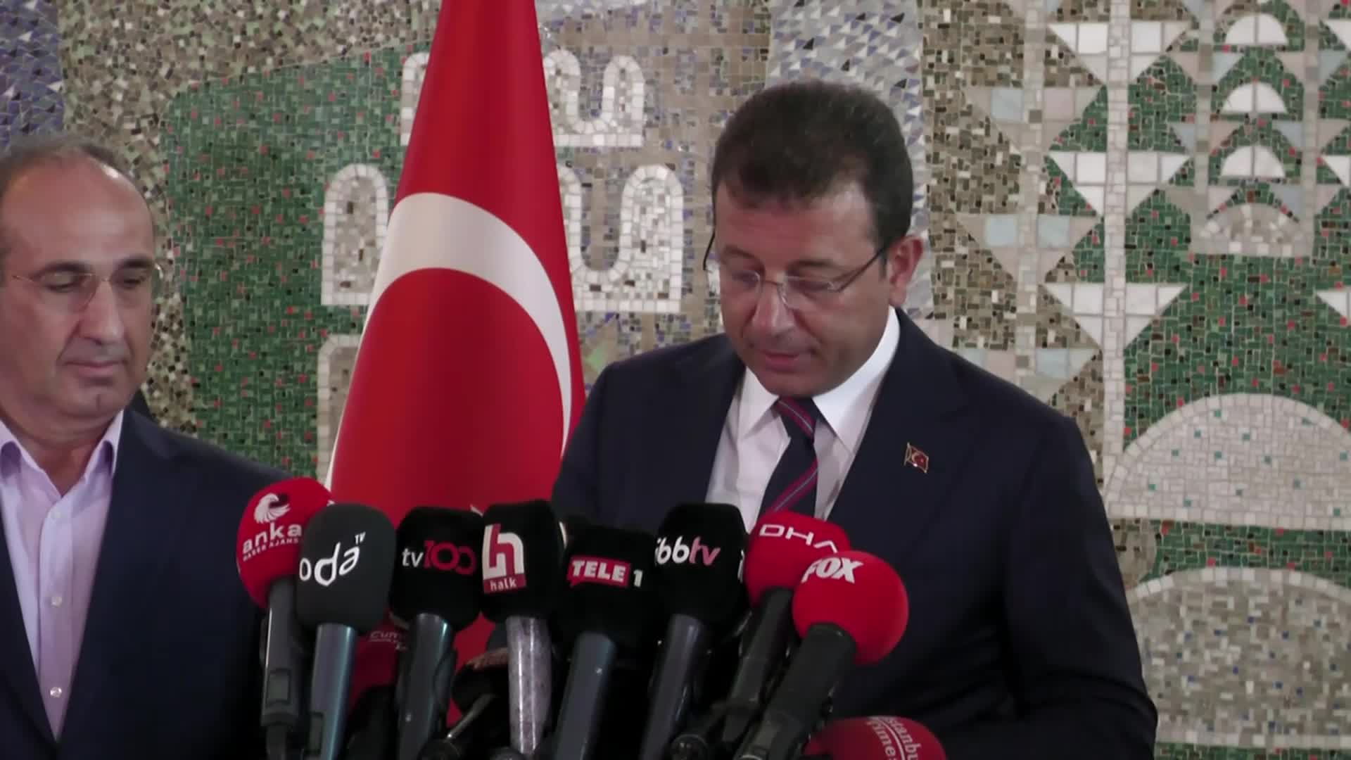 EKREM İMAMOĞLU: BEN, ÇİZMEMİ AFET SONRASI GÖSTERİŞ OLSUN DİYE DEĞİL, AFET OLDUĞUNDA VATANDAŞIMIZ ZARAR GÖRMESİN DİYE ALTYAPI ÇALIŞMASI YAPARKEN GİYİYORUM