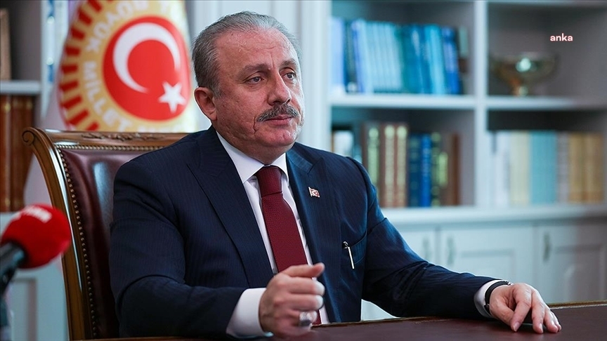 ŞENTOP’TAN 15 TEMMUZ MESAJI: “VATANINA, CANI PAHASINA SAHİP ÇIKAN AZİZ MİLLETİMİZİN YAKTIĞI DEMOKRASİ MEŞALESİ GELECEĞİMİZİ AYDINLATMAYA DEVAM EDECEK”