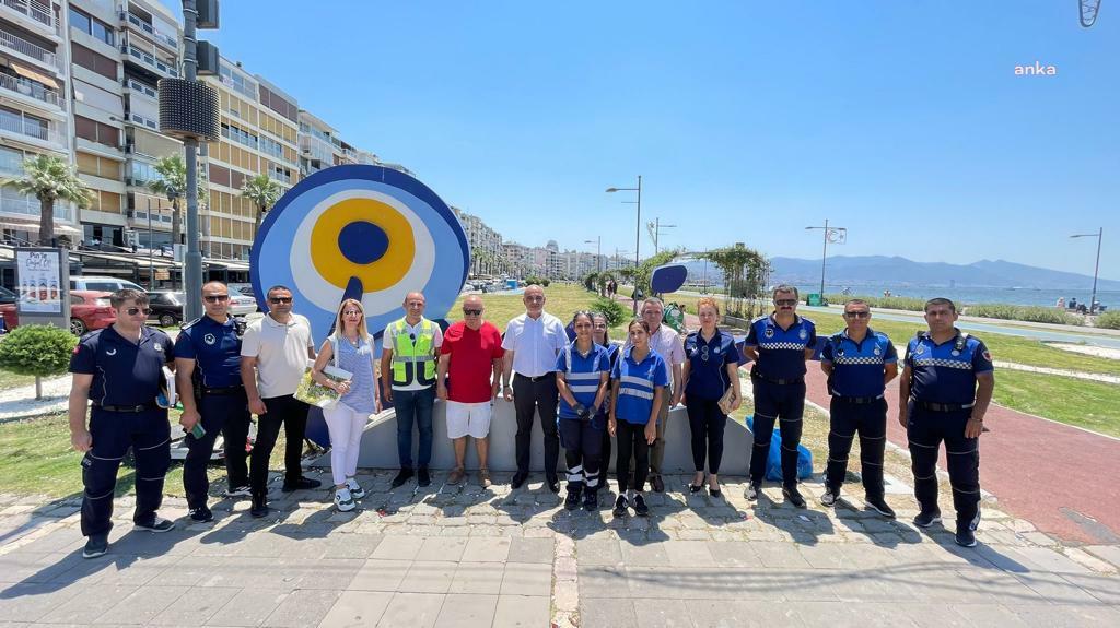 İZMİR'DE TEMİZLİK İÇİN "TERTEMİZMİR" BROŞÜRLERİ DAĞITTILAR
