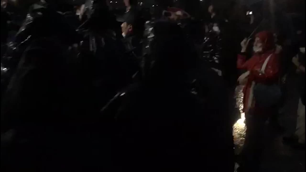 AVUKATLARA YAĞMUR ALTINDA MÜDAHALE
