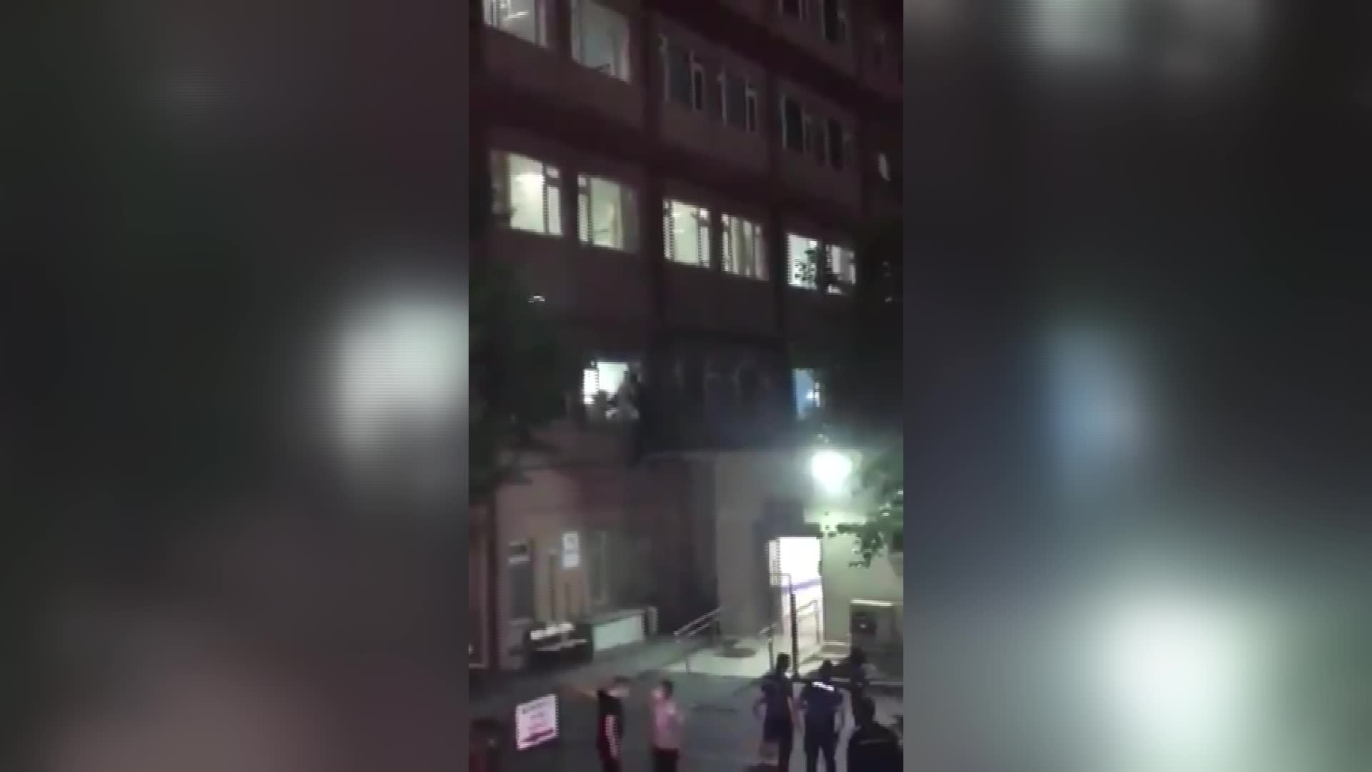 İSTANBUL'DA HASTANEDE YANGIN
