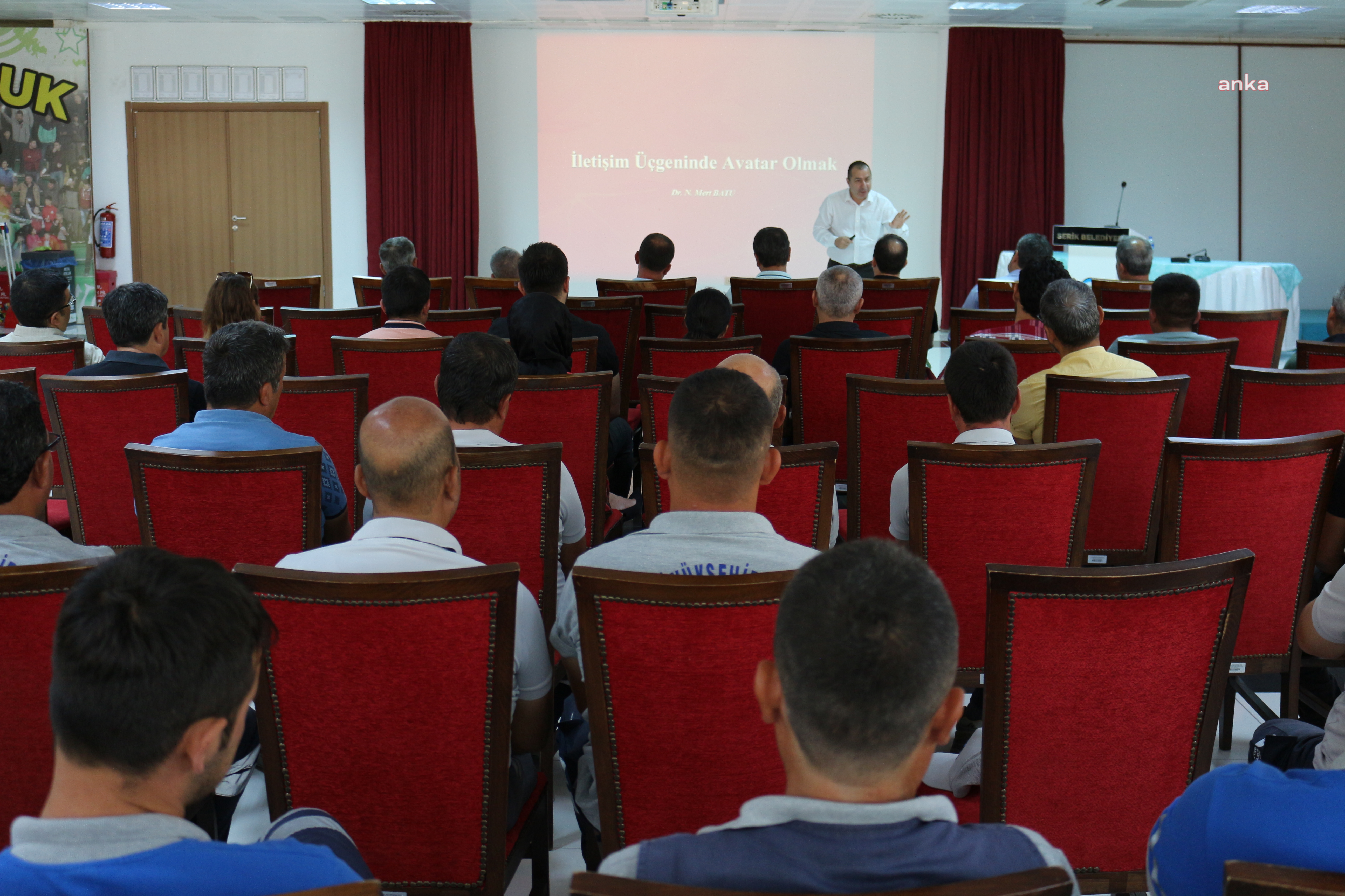 ANTALYA BÜYÜKŞEHİR, PERSONELİNE YÖNELİK İLETİŞİM SEMİNERİ DÜZENLEDİ