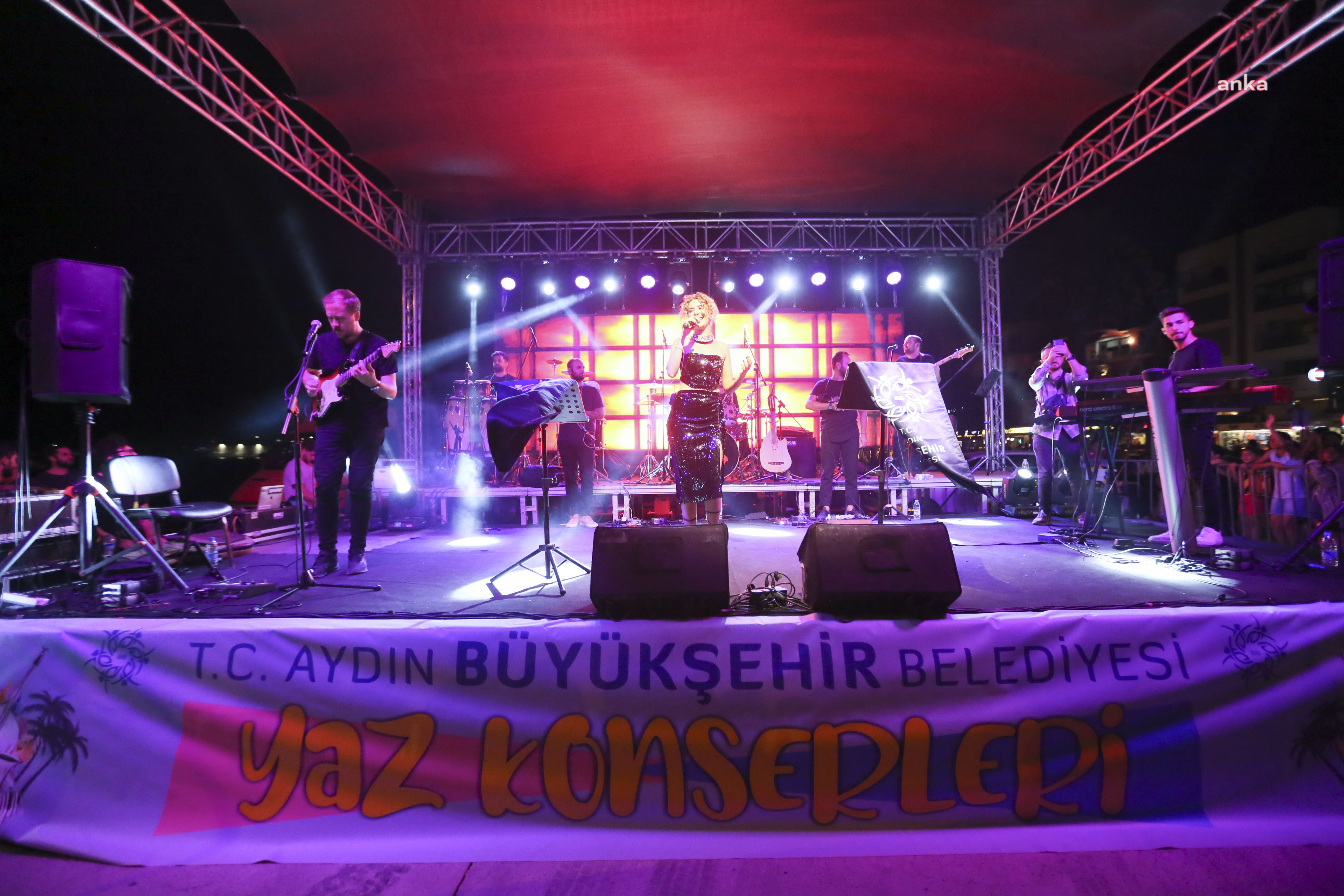 AYDIN BÜYÜKŞEHİR'İN YAZ KONSERLERİ DEVAM EDİYOR