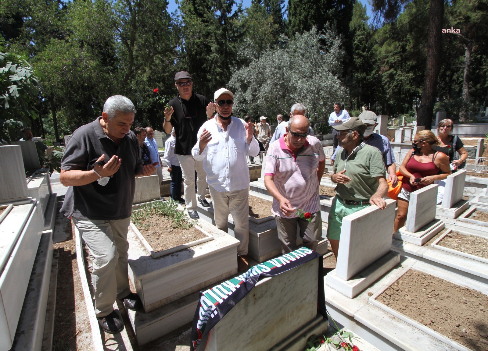 KARŞIYAKA EFSANE KAPTAN EROL BAŞ’I ANDI