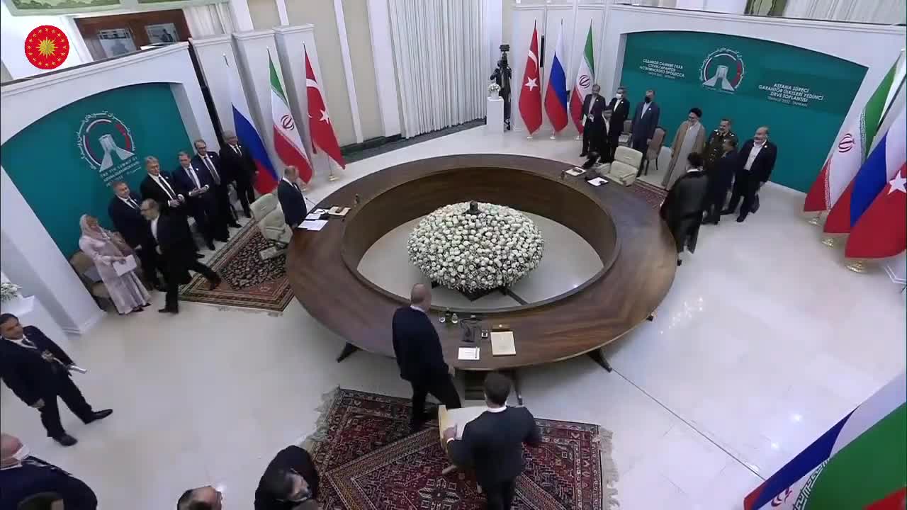 CUMHURBAŞKANI ERDOĞAN TAHRAN'DA: “MİLLİ GÜVENLİĞİMİZİ KASTEDEN ŞER ODAKLARINI SURİYE’DEN SÖKÜP ATMAKTA KARARLIYIZ”